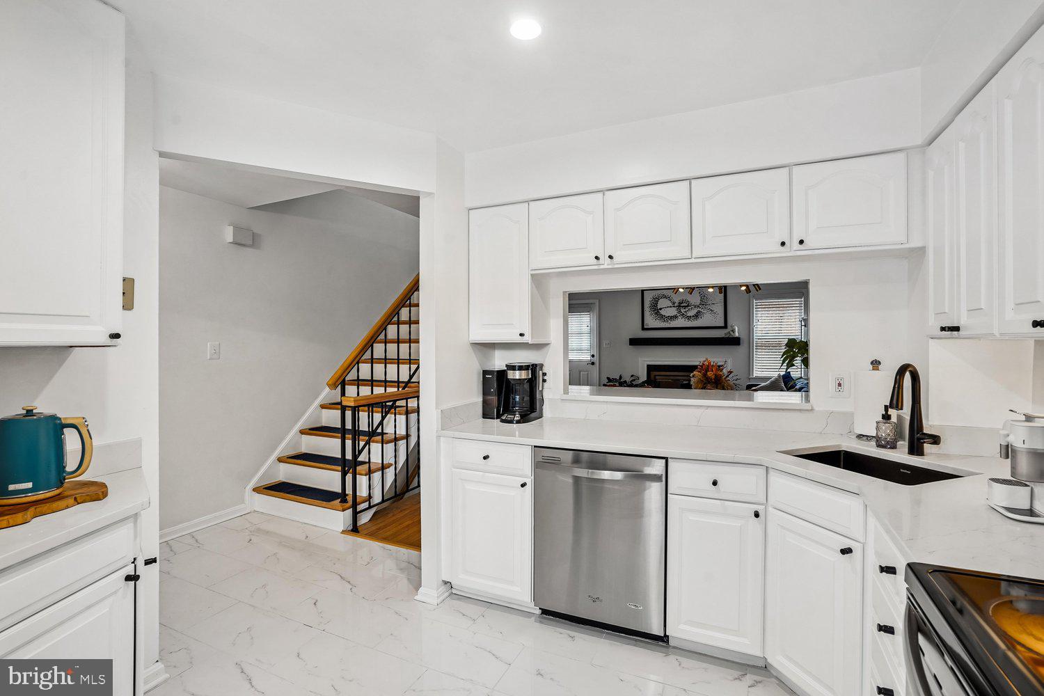 1179 N VERNON STREET