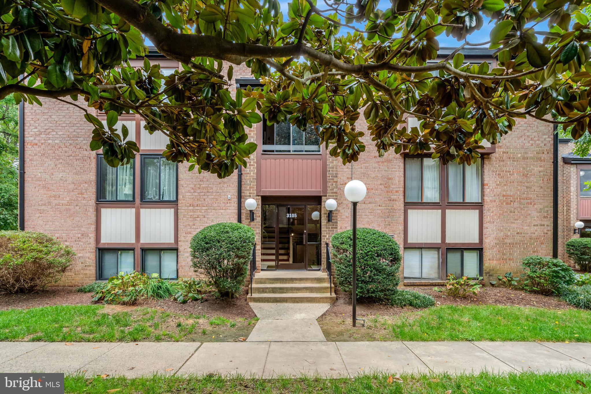 3105 BUCCANEER COURT 201