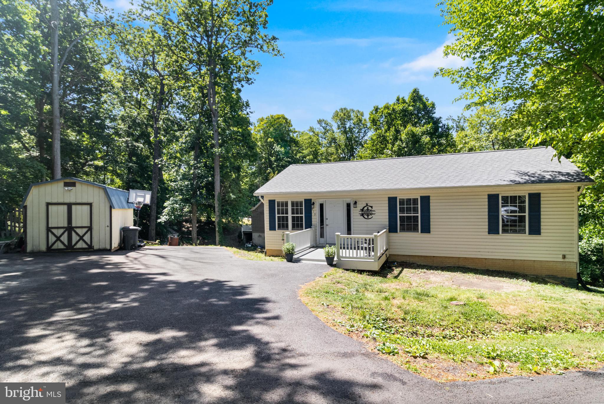 615 FLINT COURT