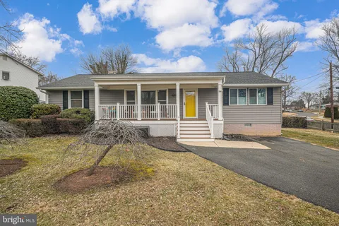 6812 Beechview Drive, Falls Church, VA 22042 - MLS#: VAFX2222472