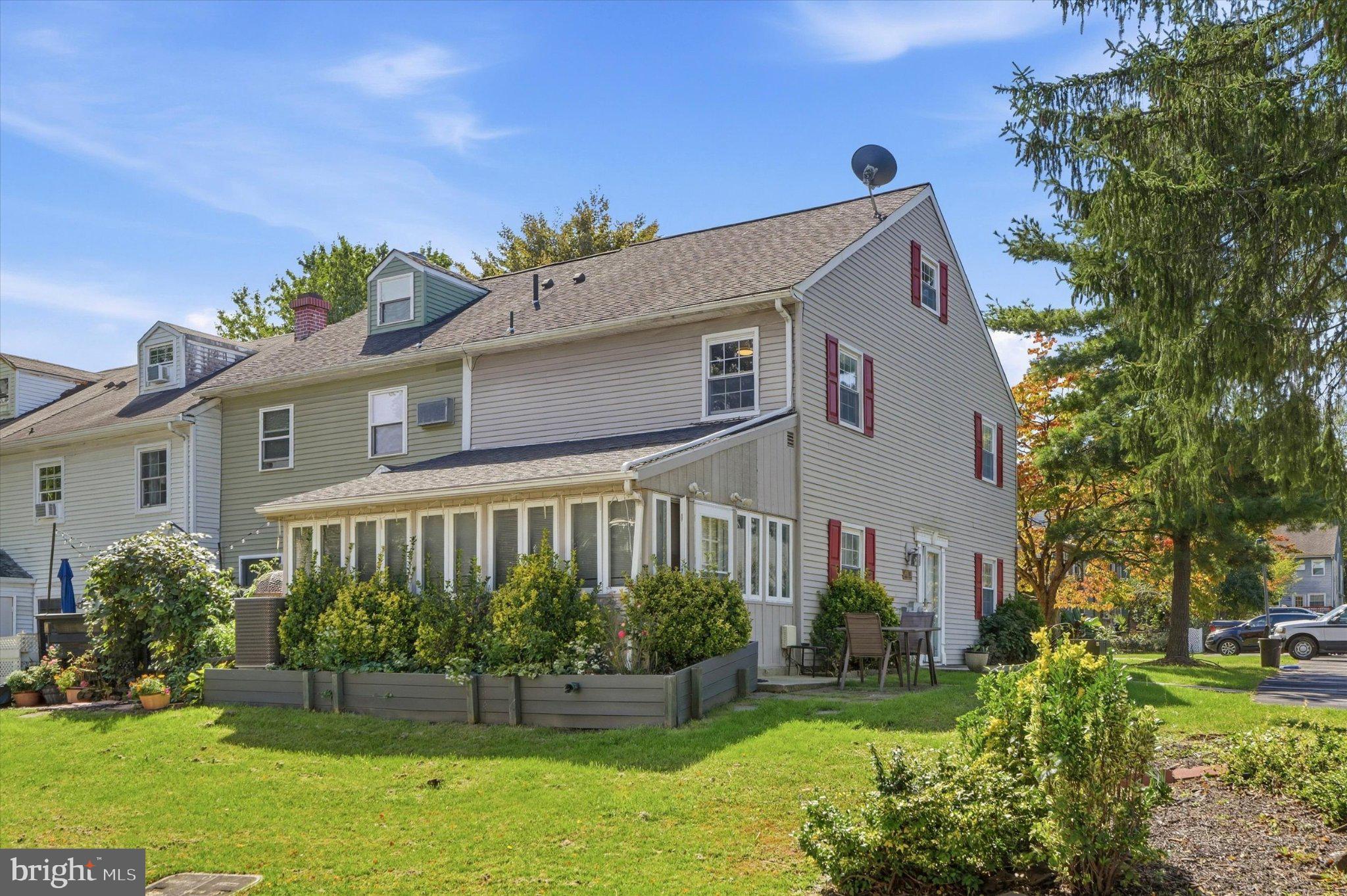 280 W CARDIGAN TERRACE 45