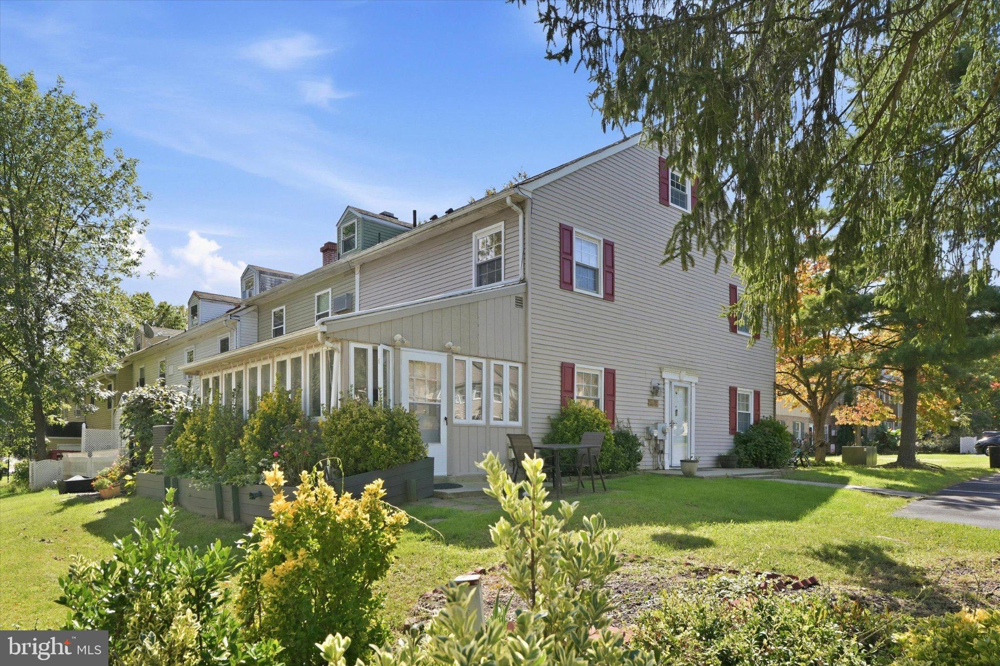 280 W CARDIGAN TERRACE 45