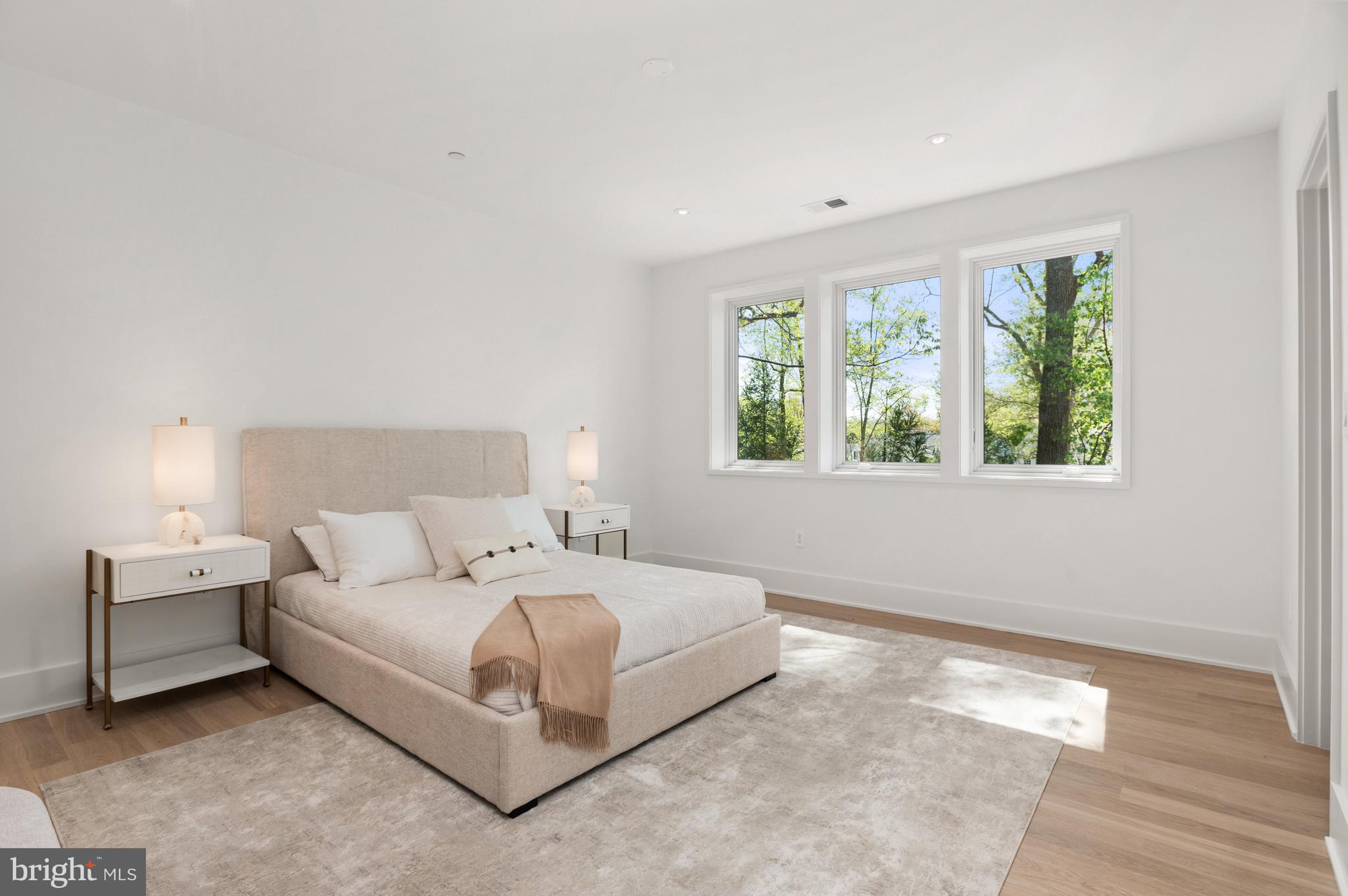 FOREST HILLS - Residential