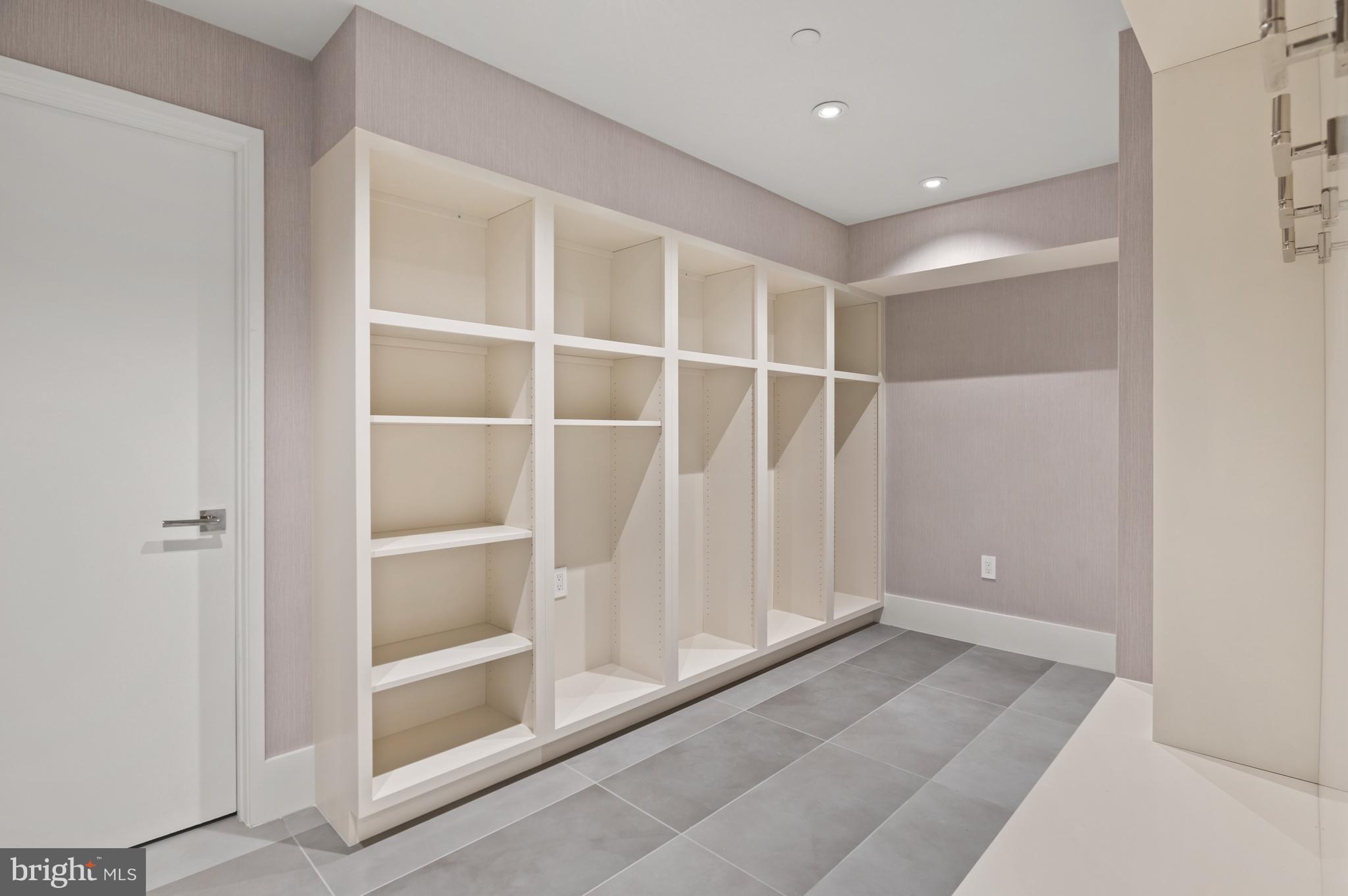 FOREST HILLS - Residential