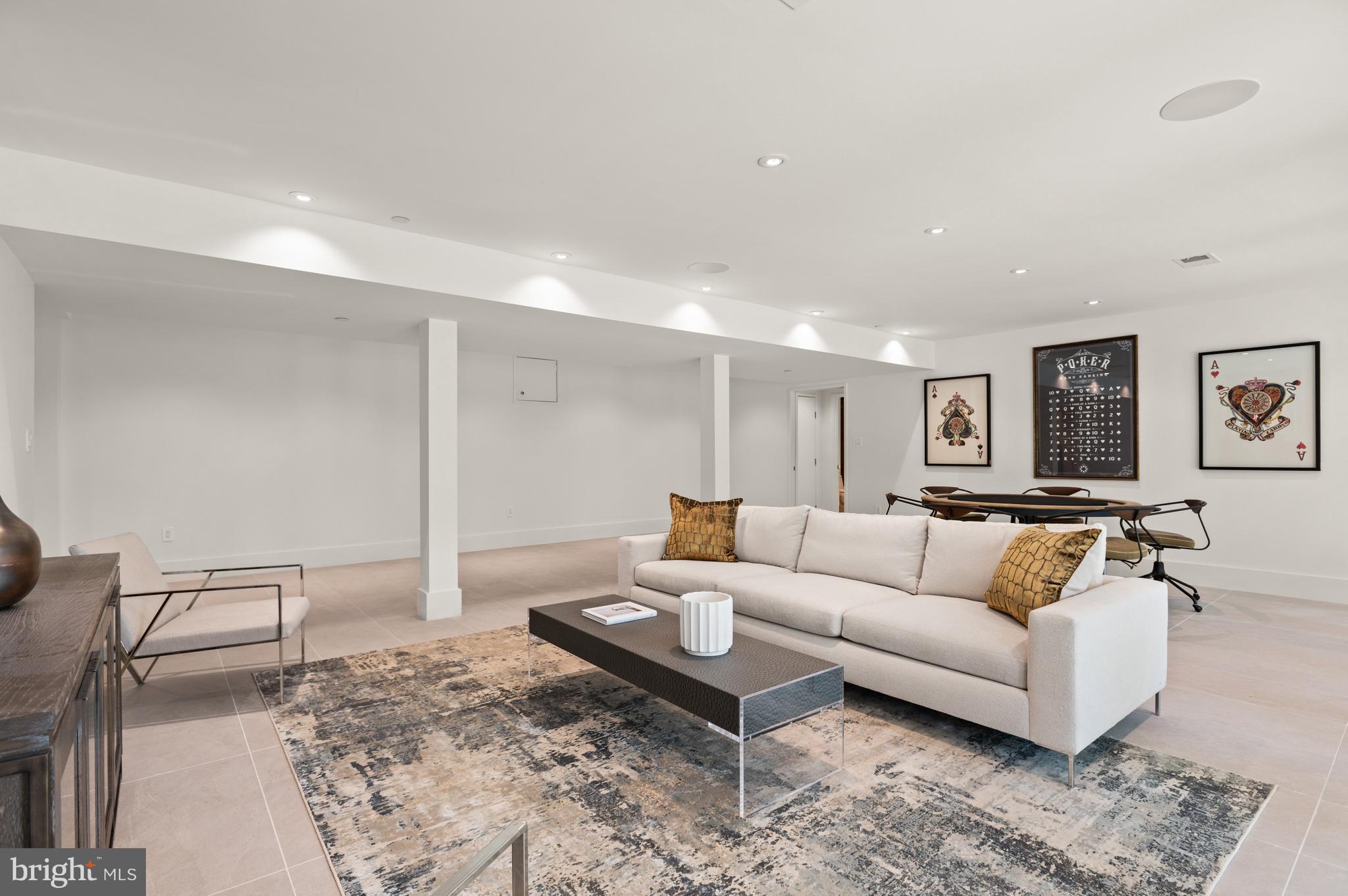 FOREST HILLS - Residential