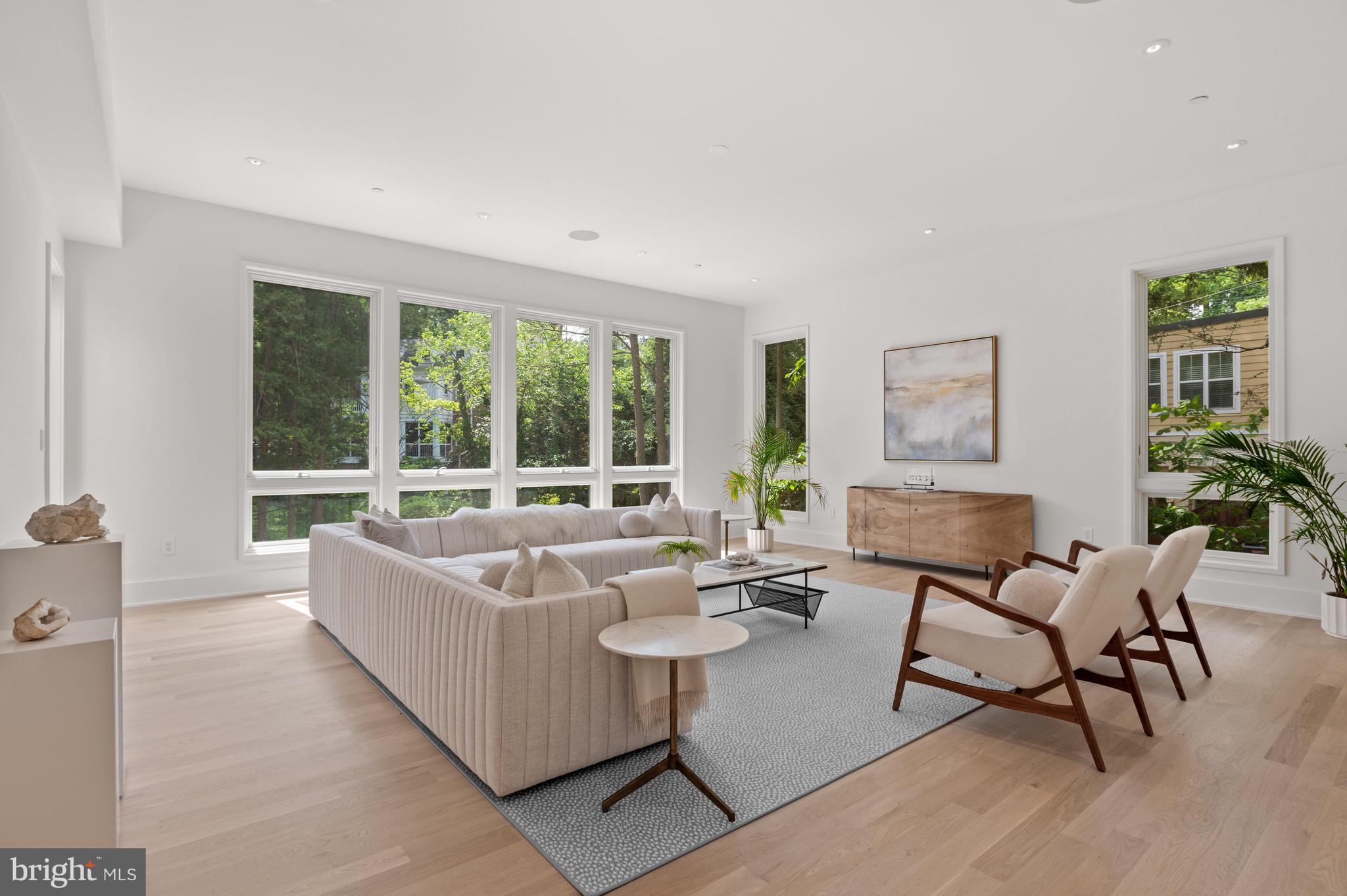 FOREST HILLS - Residential