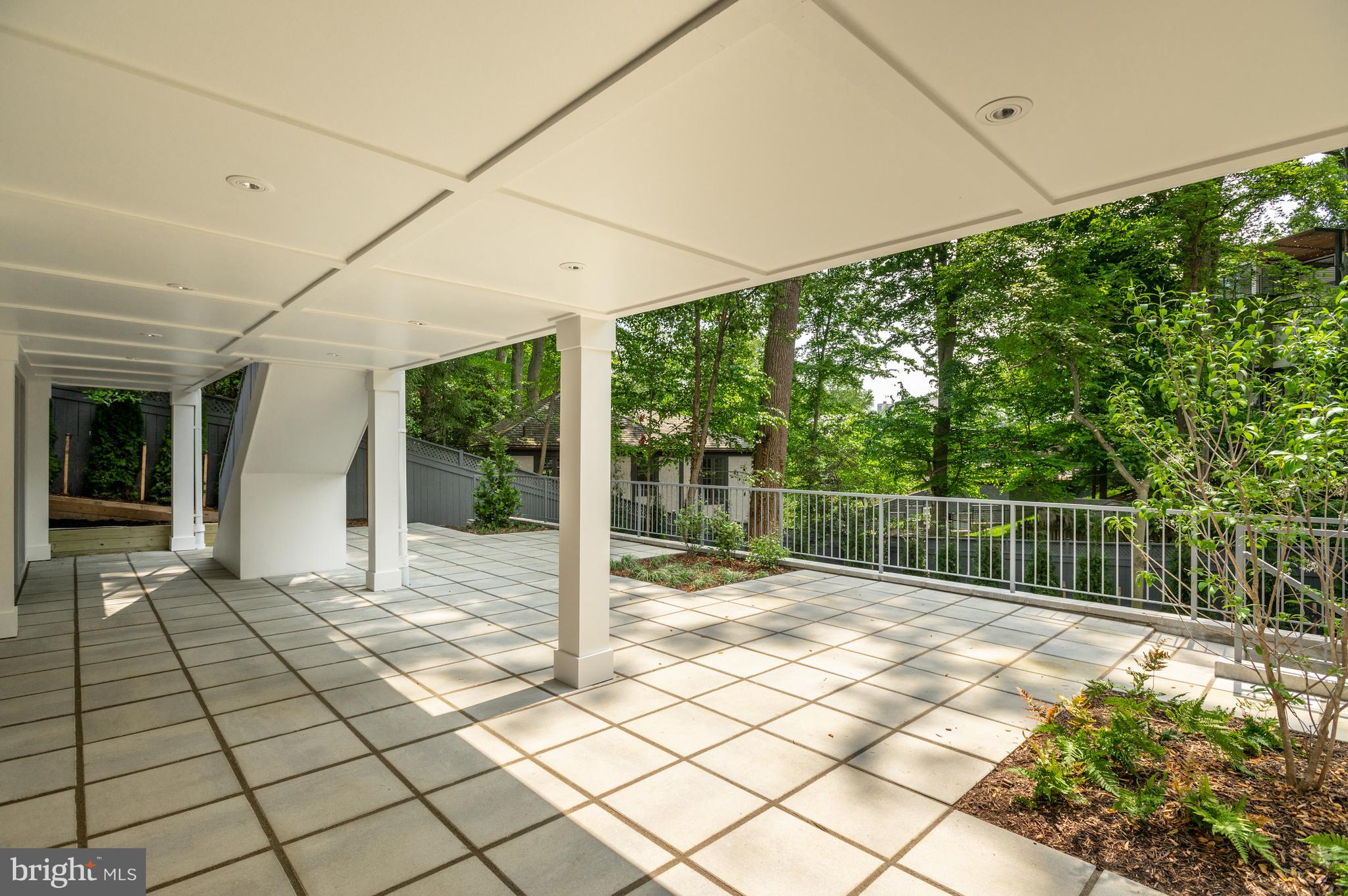 FOREST HILLS - Residential