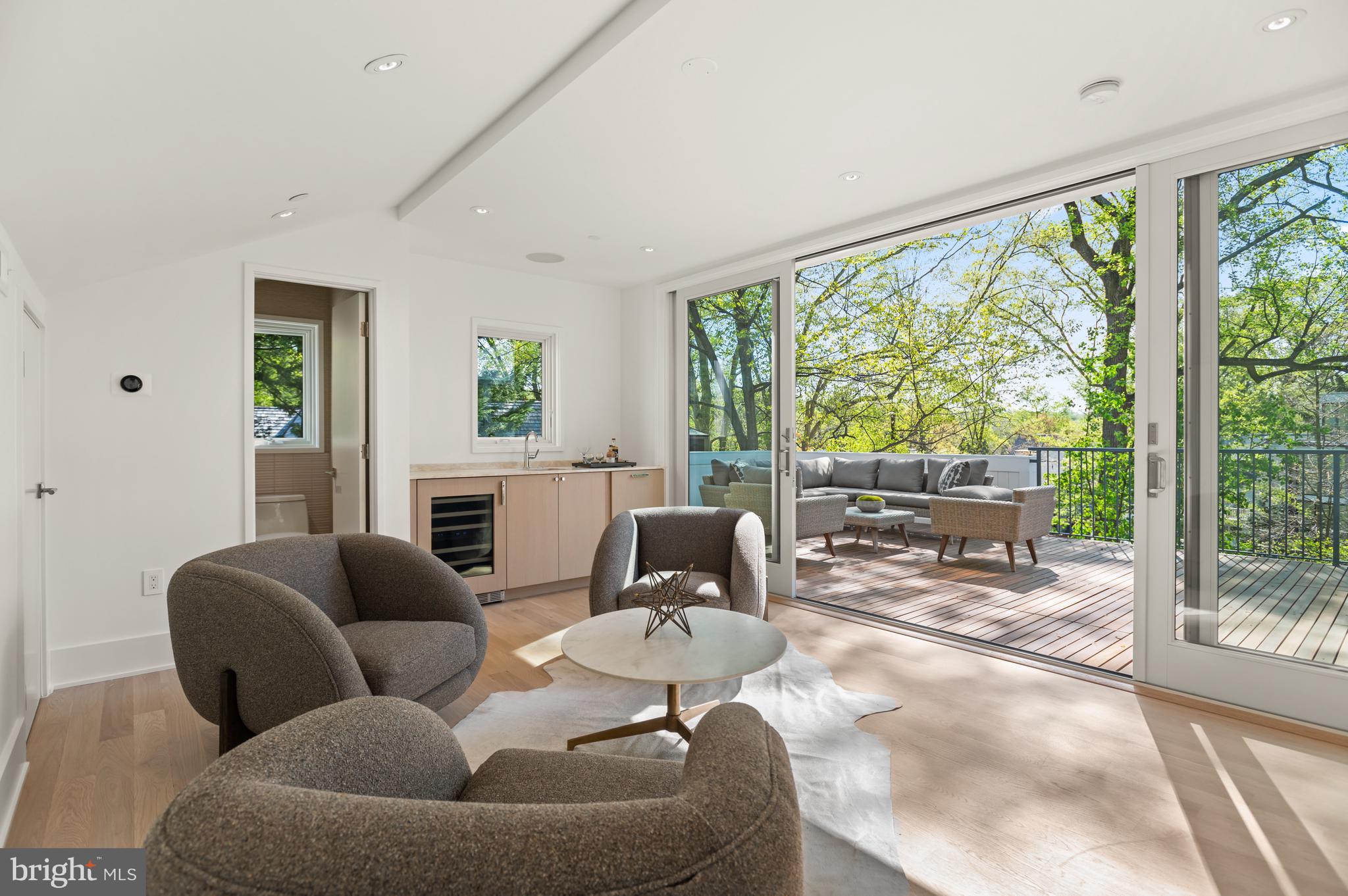 FOREST HILLS - Residential