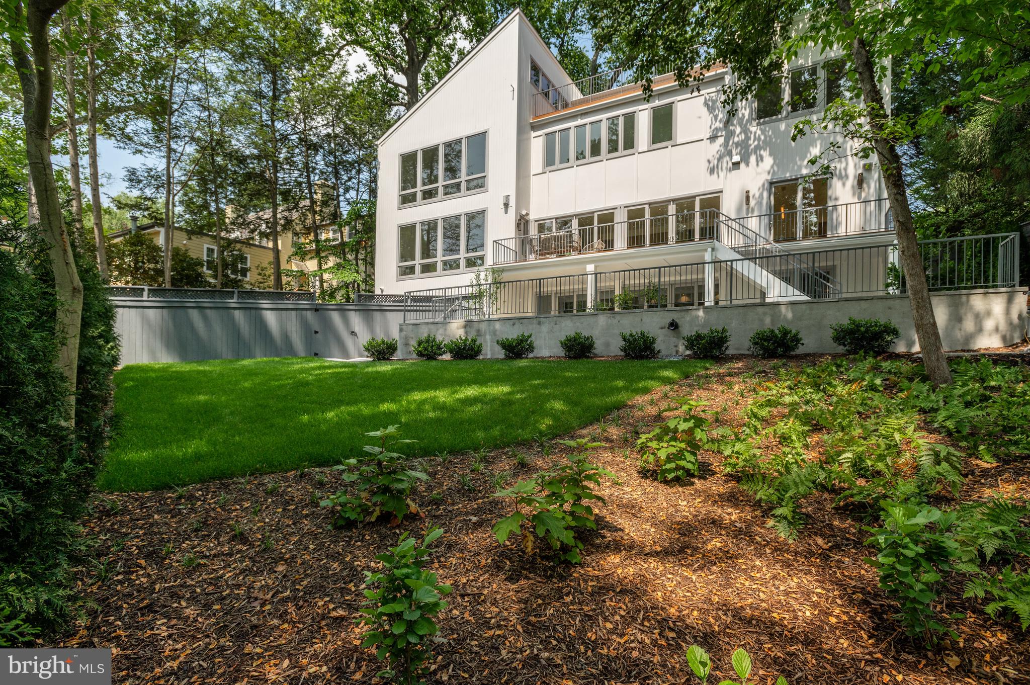 FOREST HILLS - Residential