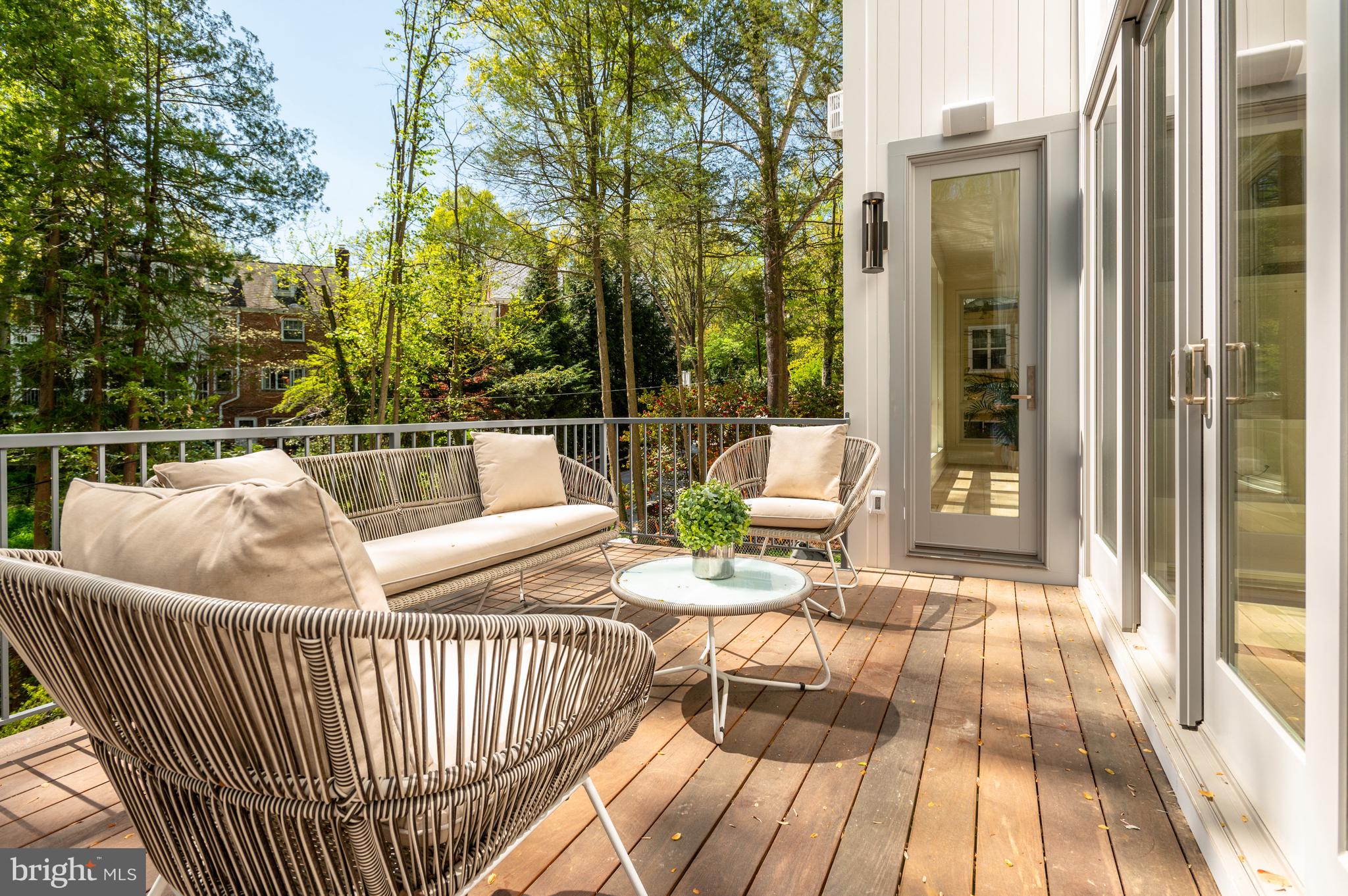 FOREST HILLS - Residential