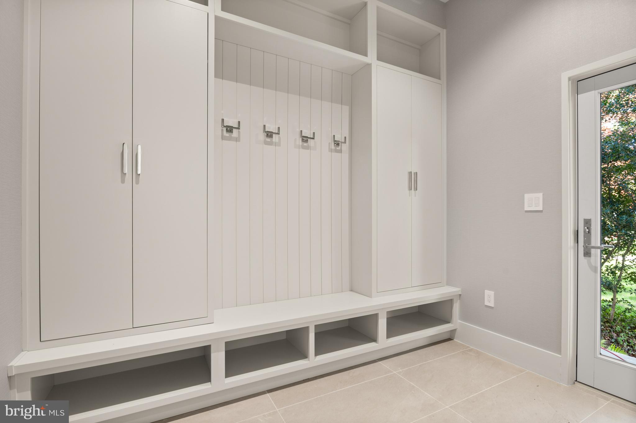 FOREST HILLS - Residential