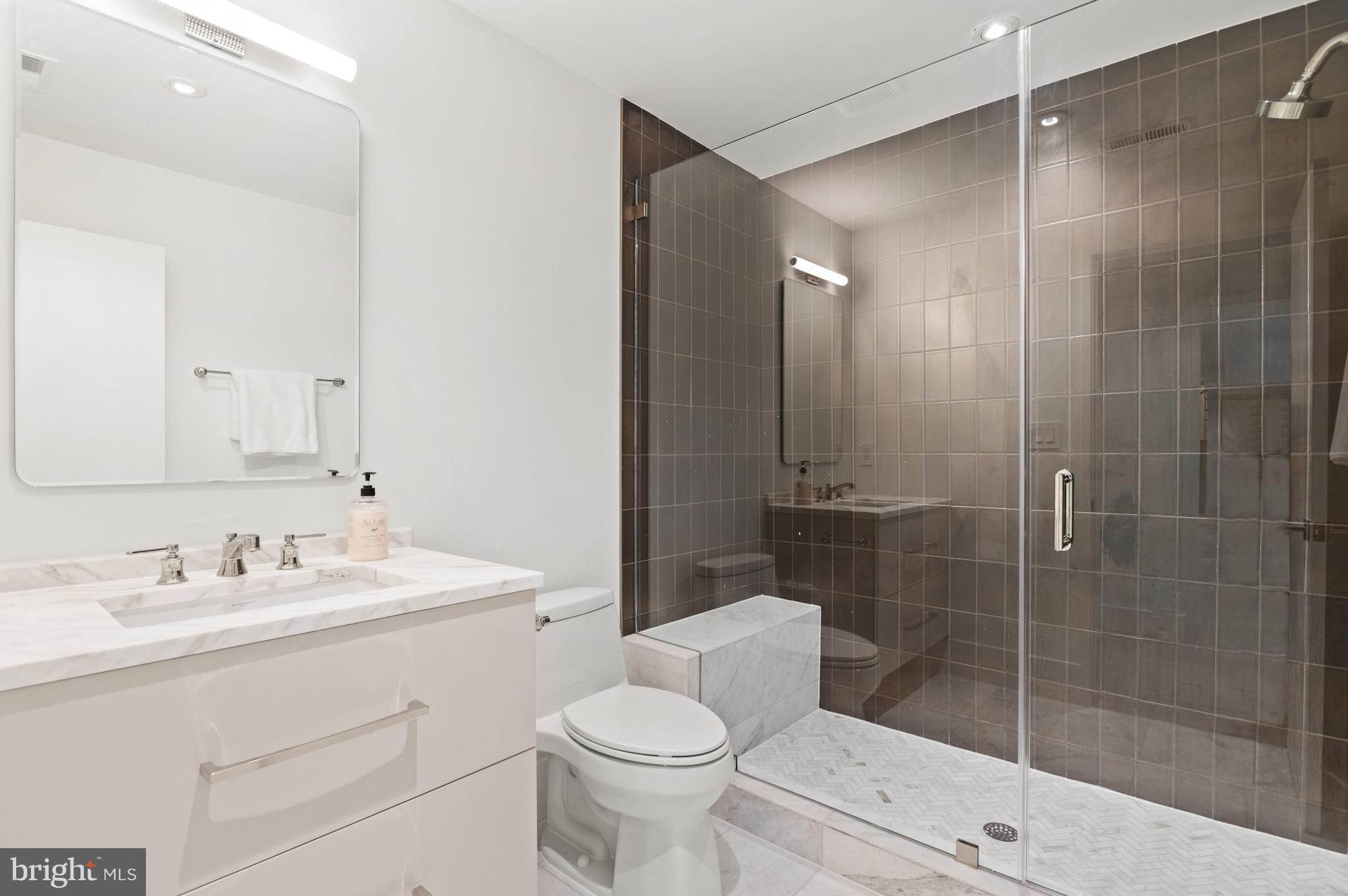 FOREST HILLS - Residential