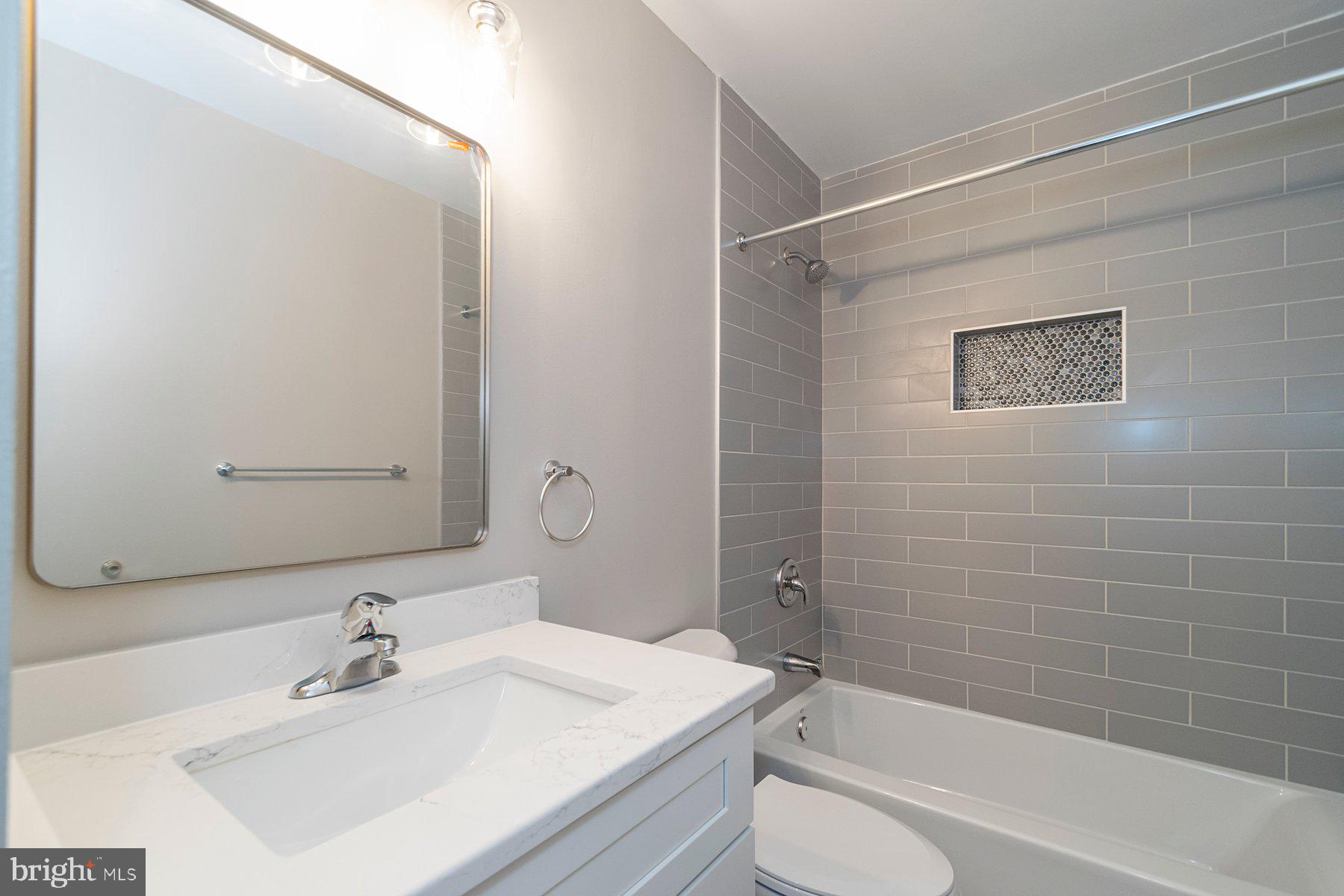 TOLL HOUSE - Residential Lease