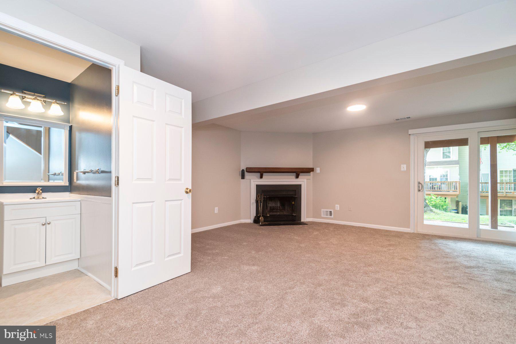 TOLL HOUSE - Residential Lease