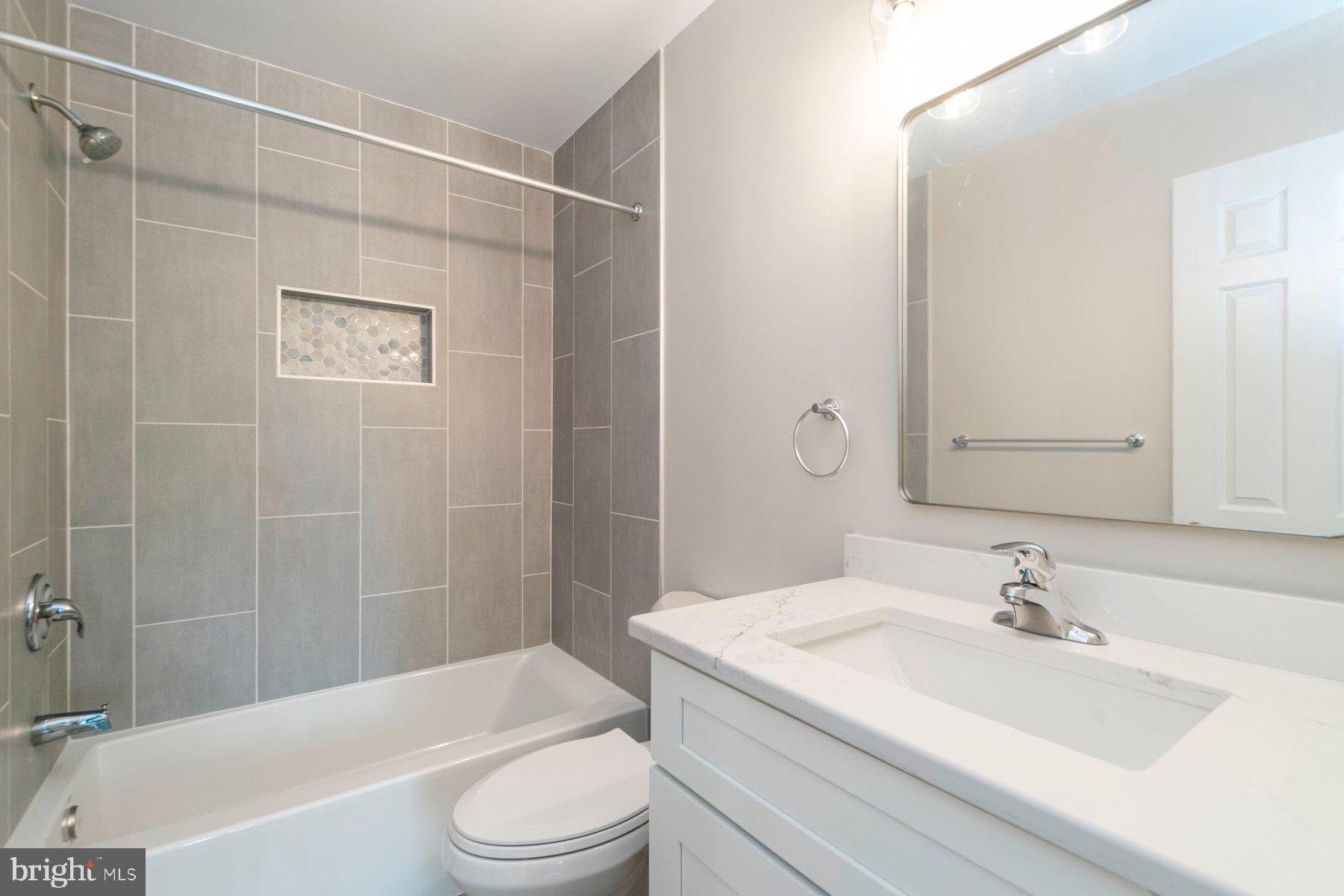 TOLL HOUSE - Residential Lease