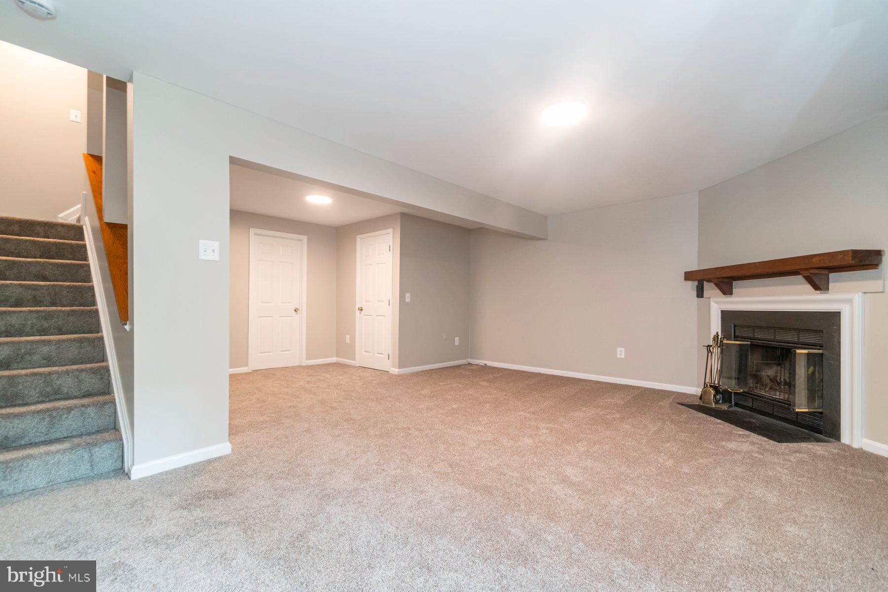 TOLL HOUSE - Residential Lease