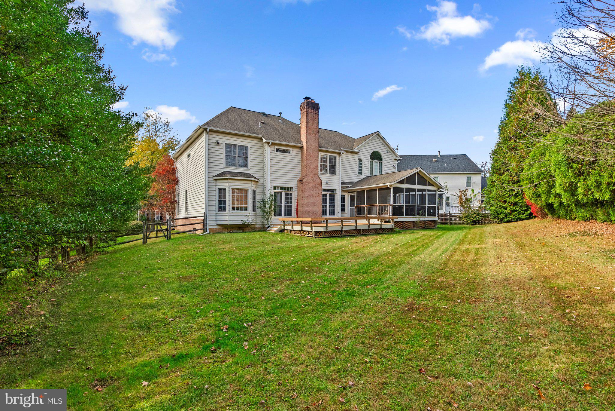 WILLOWS OF POTOMAC - Residential