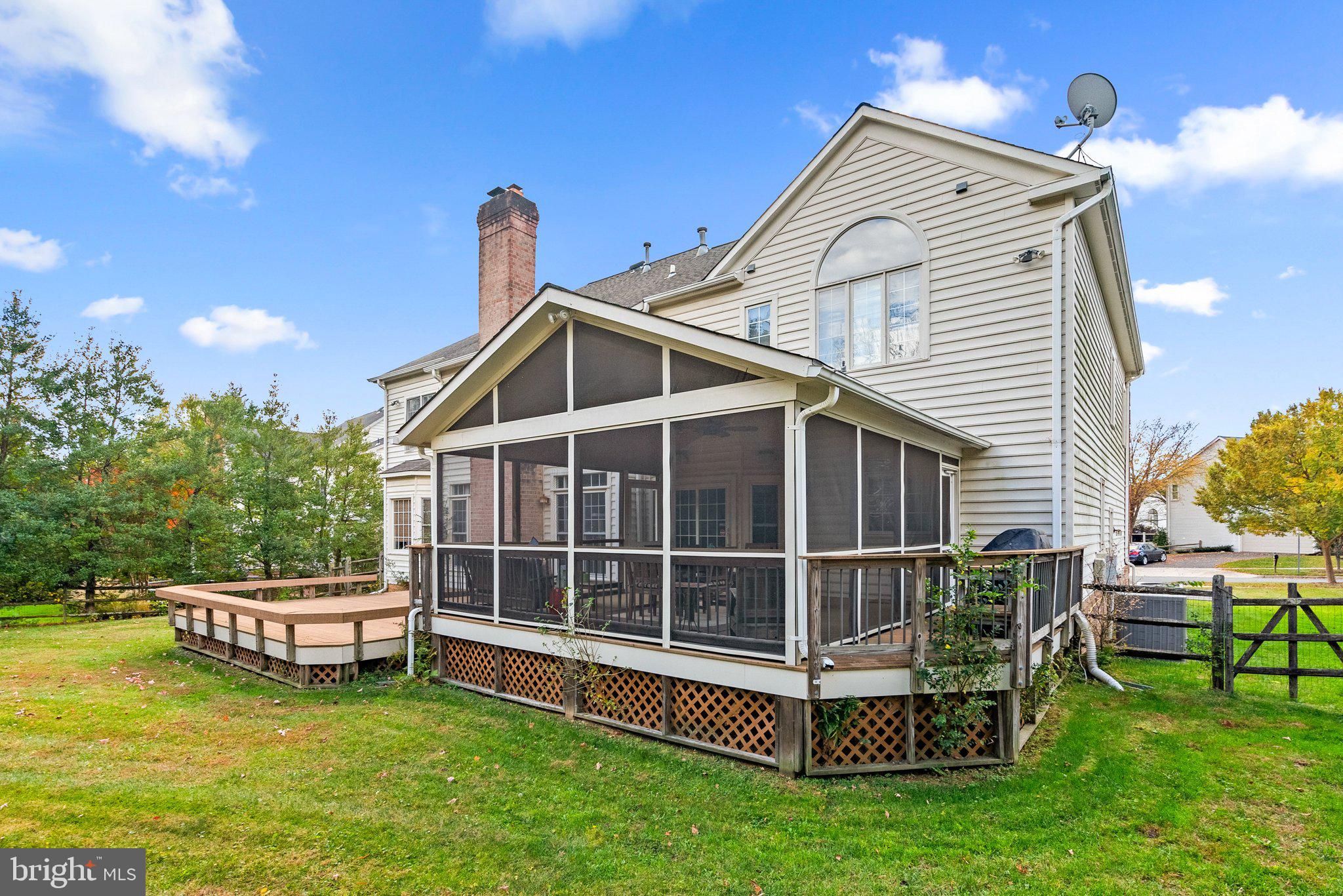 WILLOWS OF POTOMAC - Residential