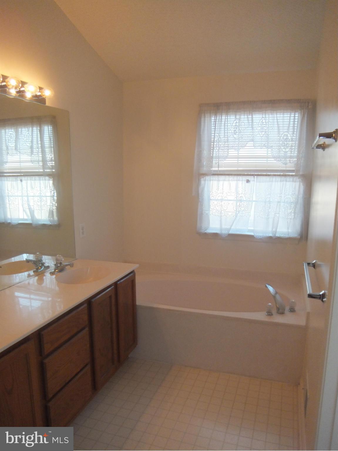 RIVER OAKS - Residential Lease