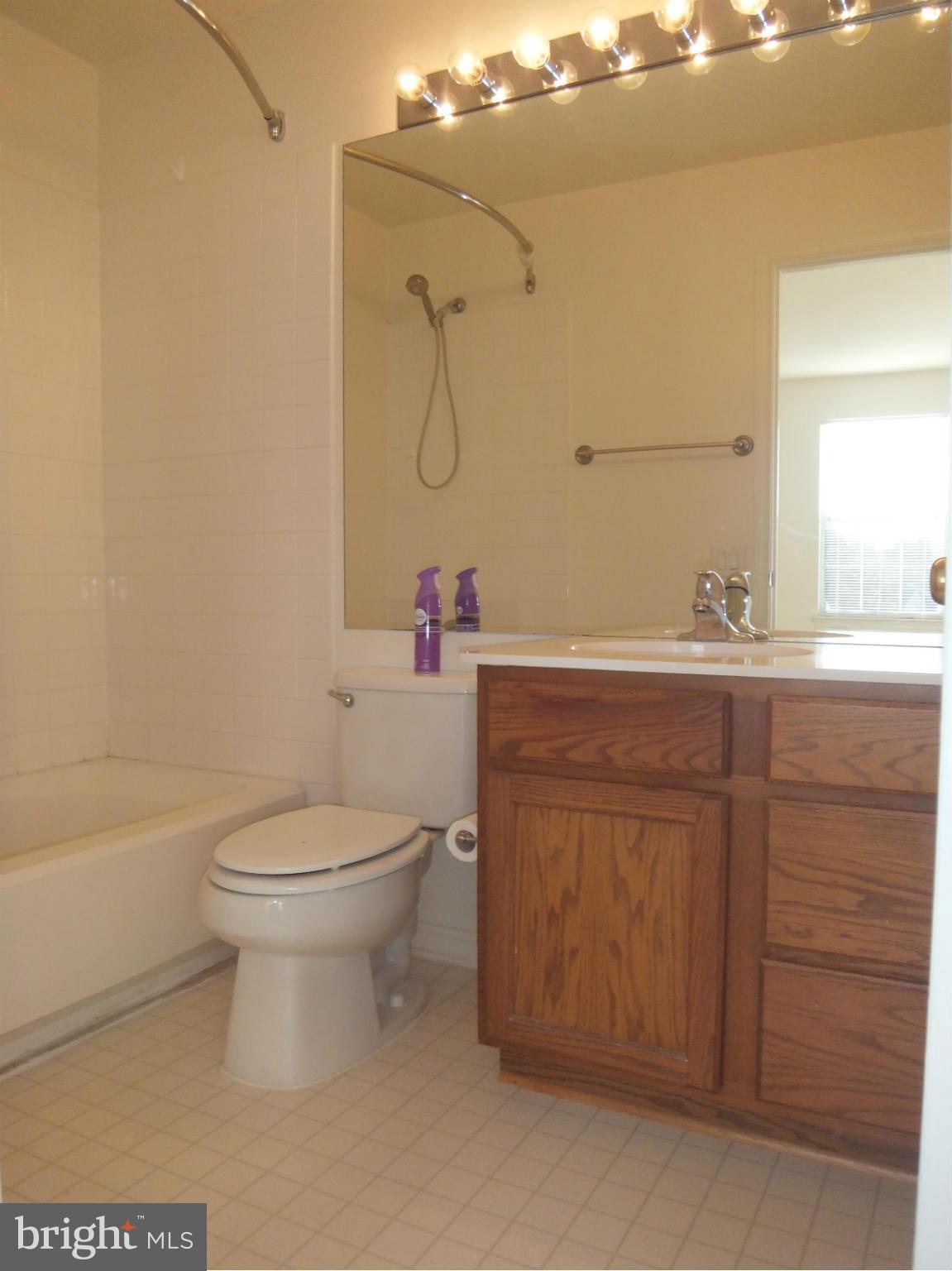 RIVER OAKS - Residential Lease