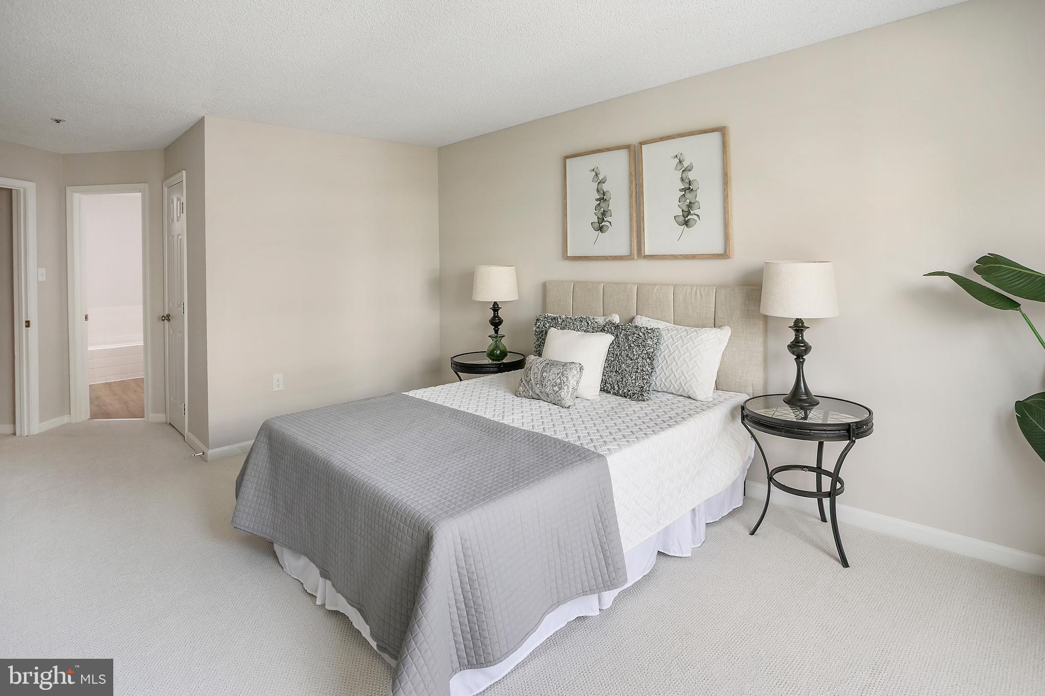 HILLWOOD - Residential