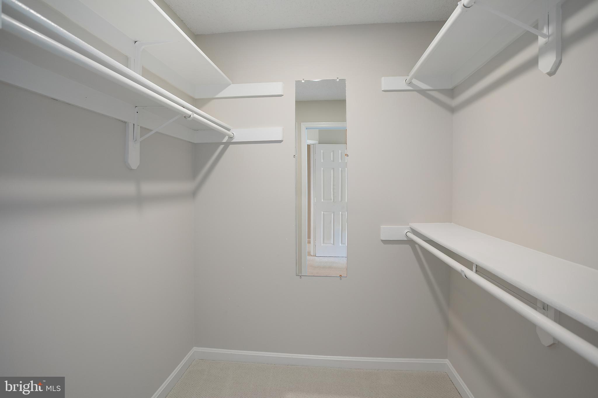 HILLWOOD - Residential