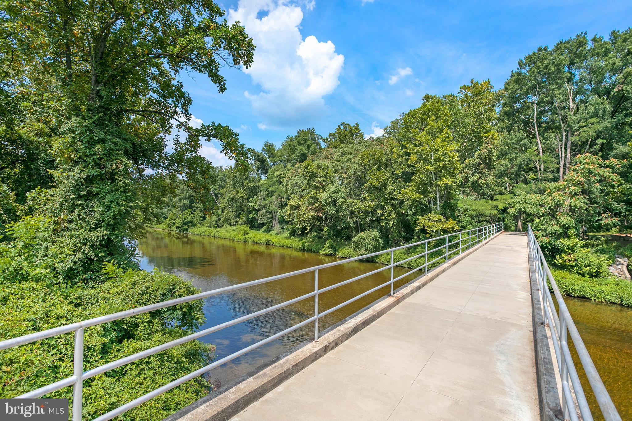 HILLWOOD - Residential