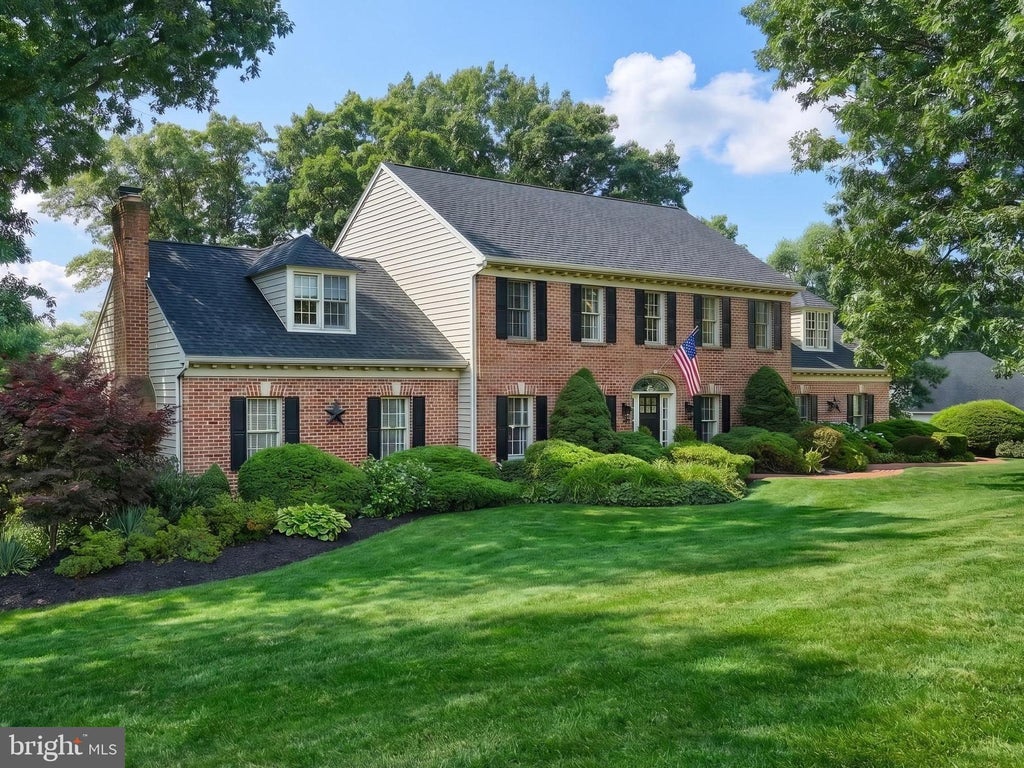 Photo of 2247 Spangler Circle, YORK, PA 17406 (MLS # PAYK2108772)