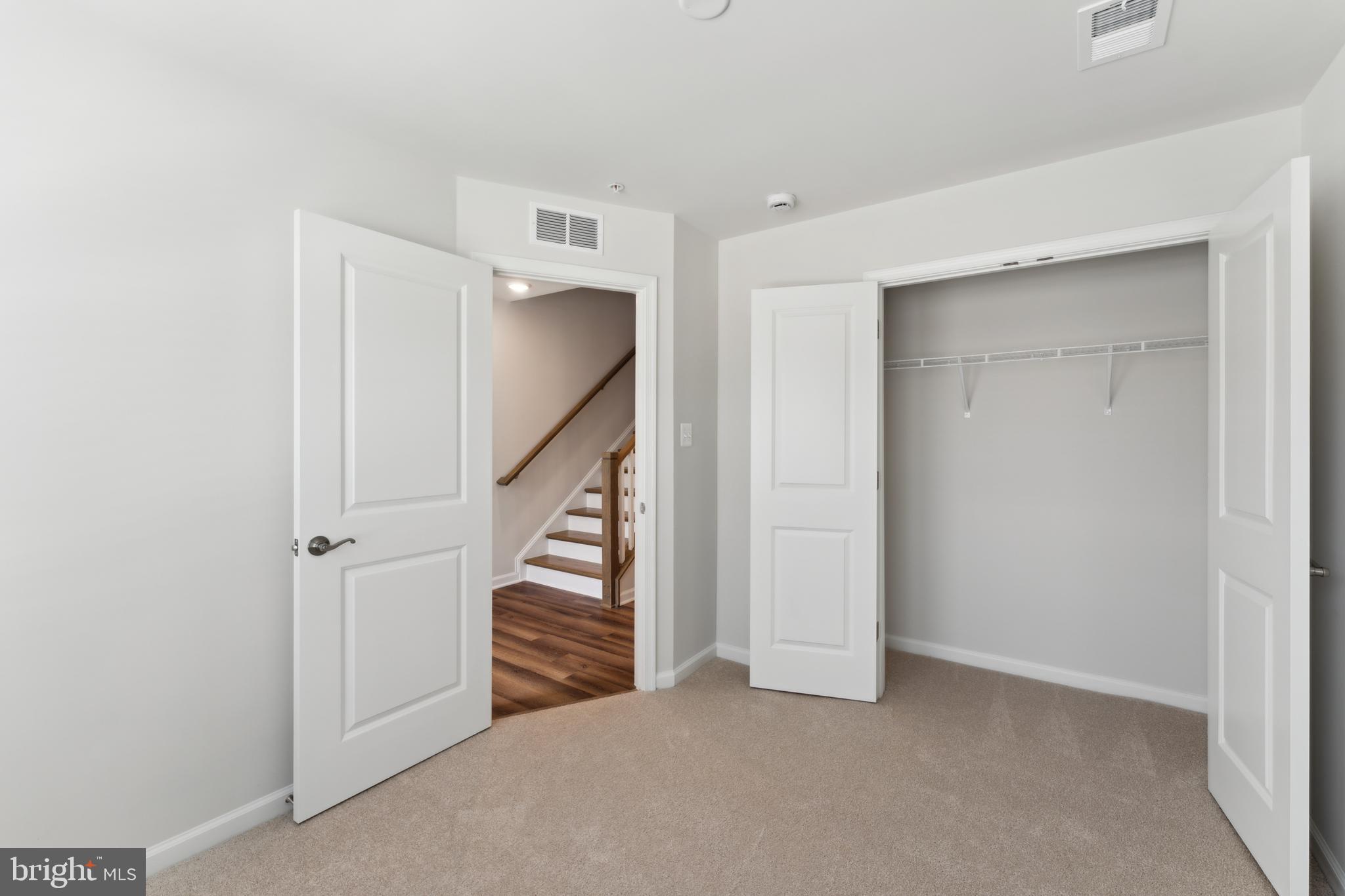 GATEWAY WEST - Residential Lease