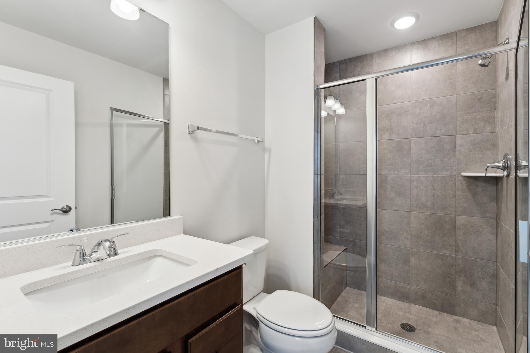 GATEWAY WEST - Residential Lease