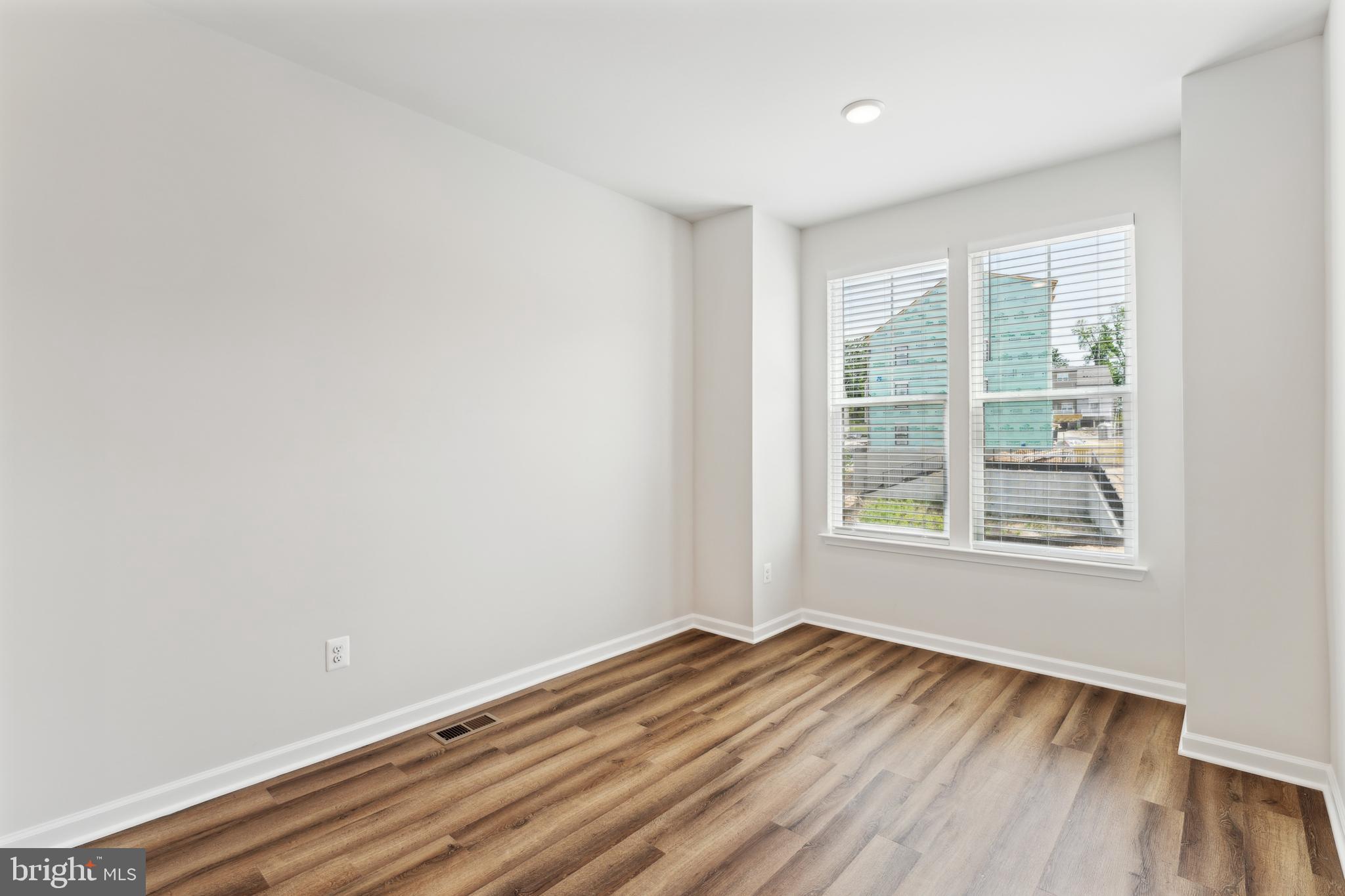 GATEWAY WEST - Residential Lease