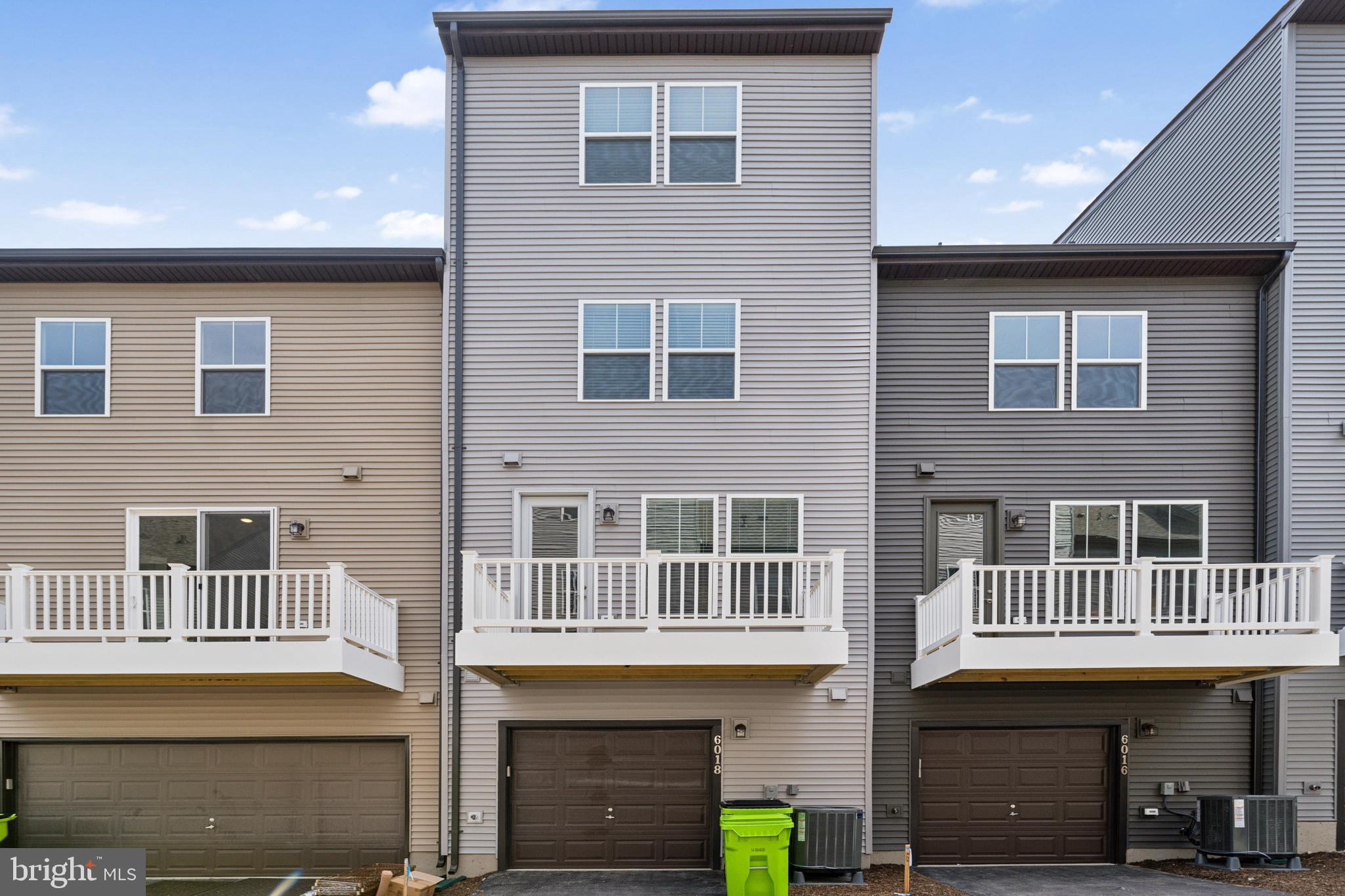 GATEWAY WEST - Residential Lease