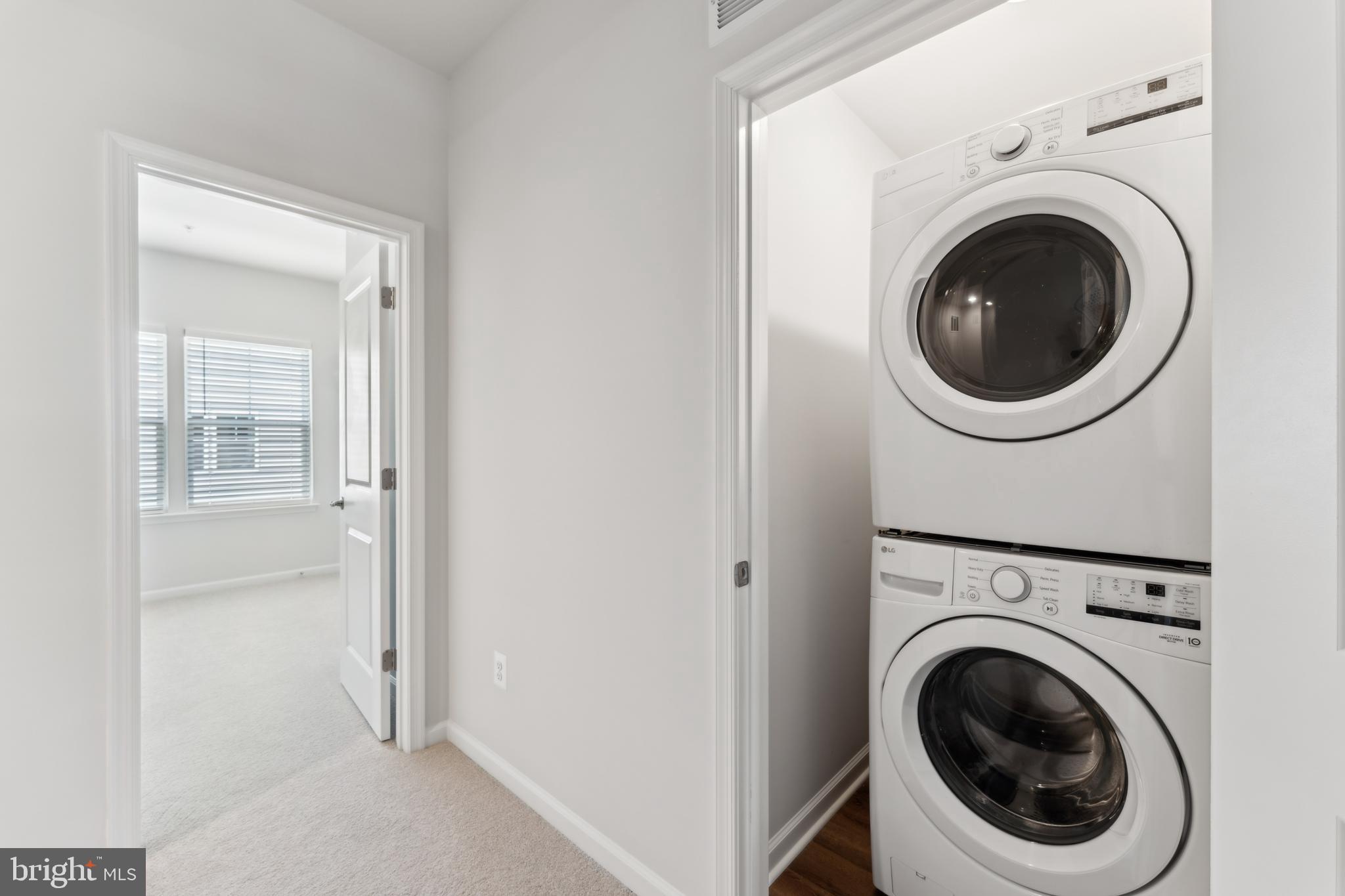 GATEWAY WEST - Residential Lease