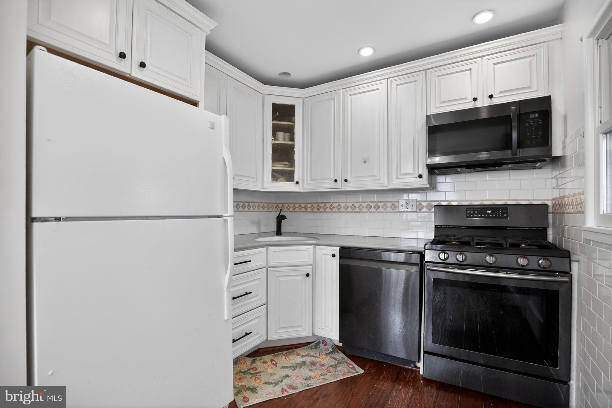 GLENSIDE - Residential