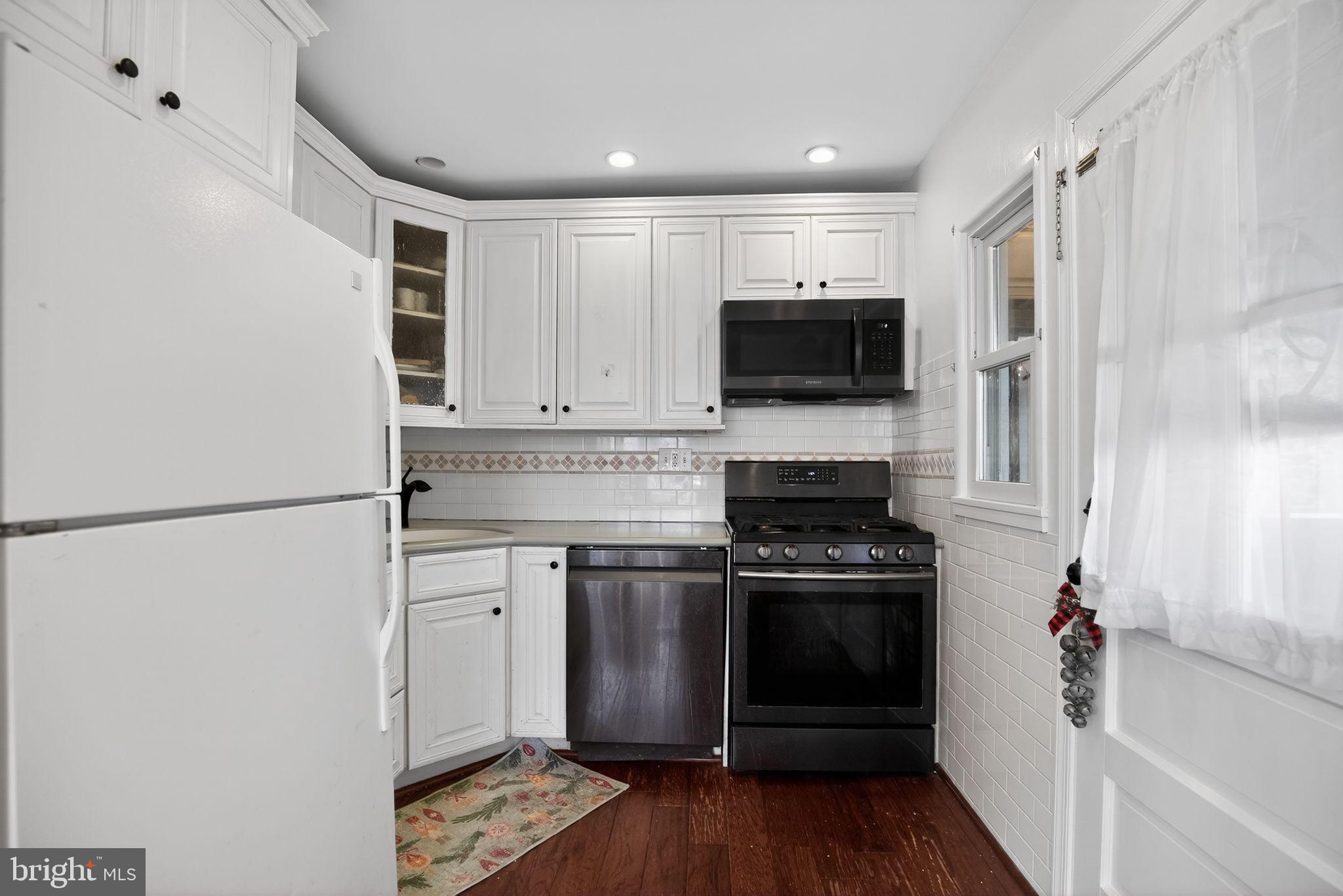 GLENSIDE - Residential