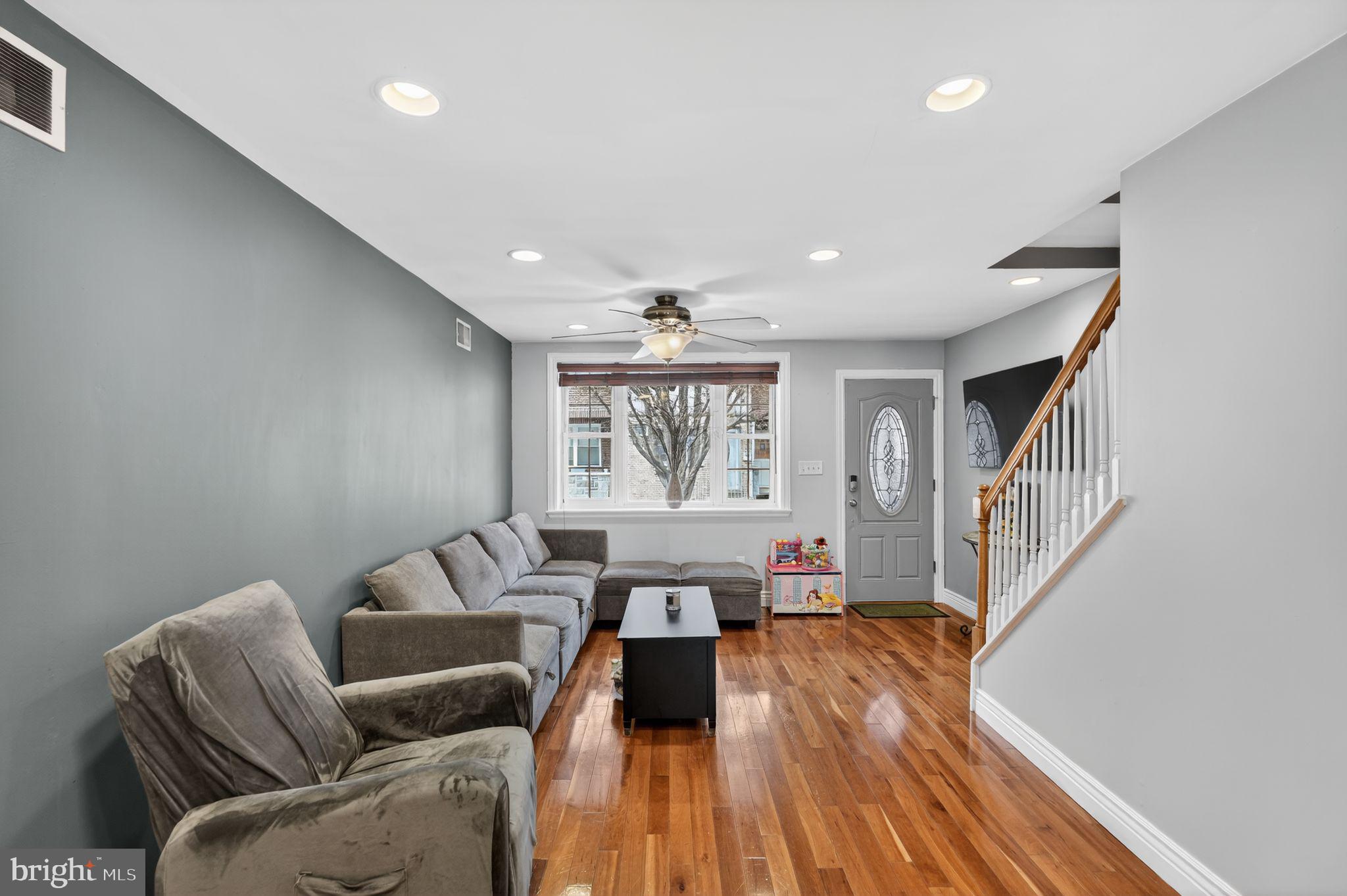 2907 S SYDENHAM STREET