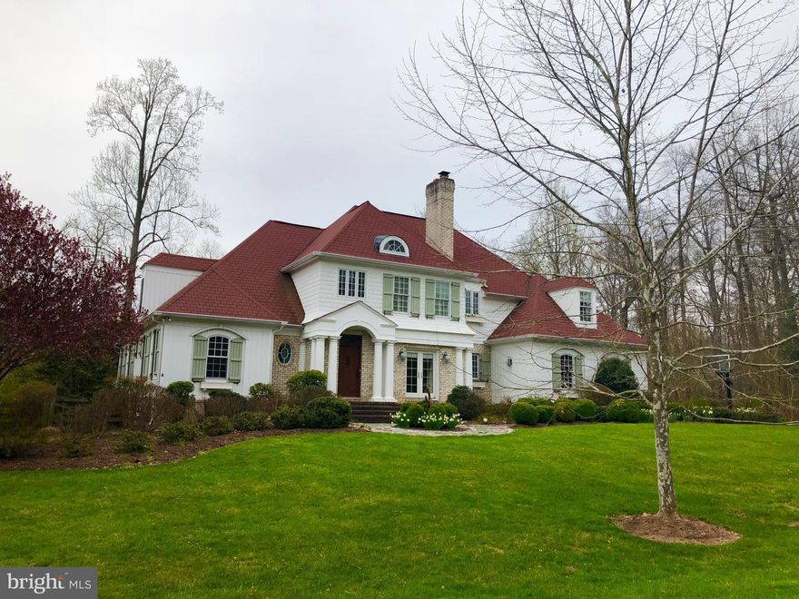 Constructed to the highest standards, using only the finest materials, this 6,250 SF home stands above the rest. The gorgeous pool & spa areas, incorporated into the original design, flow effortlessly into the indoor living spaces. Inside you'll find distinctive architecture, Carlisle wide plank floors, Wilshire lighting & splendid built-in cabinetry. This one-of-a-kind masterpiece is a must see!