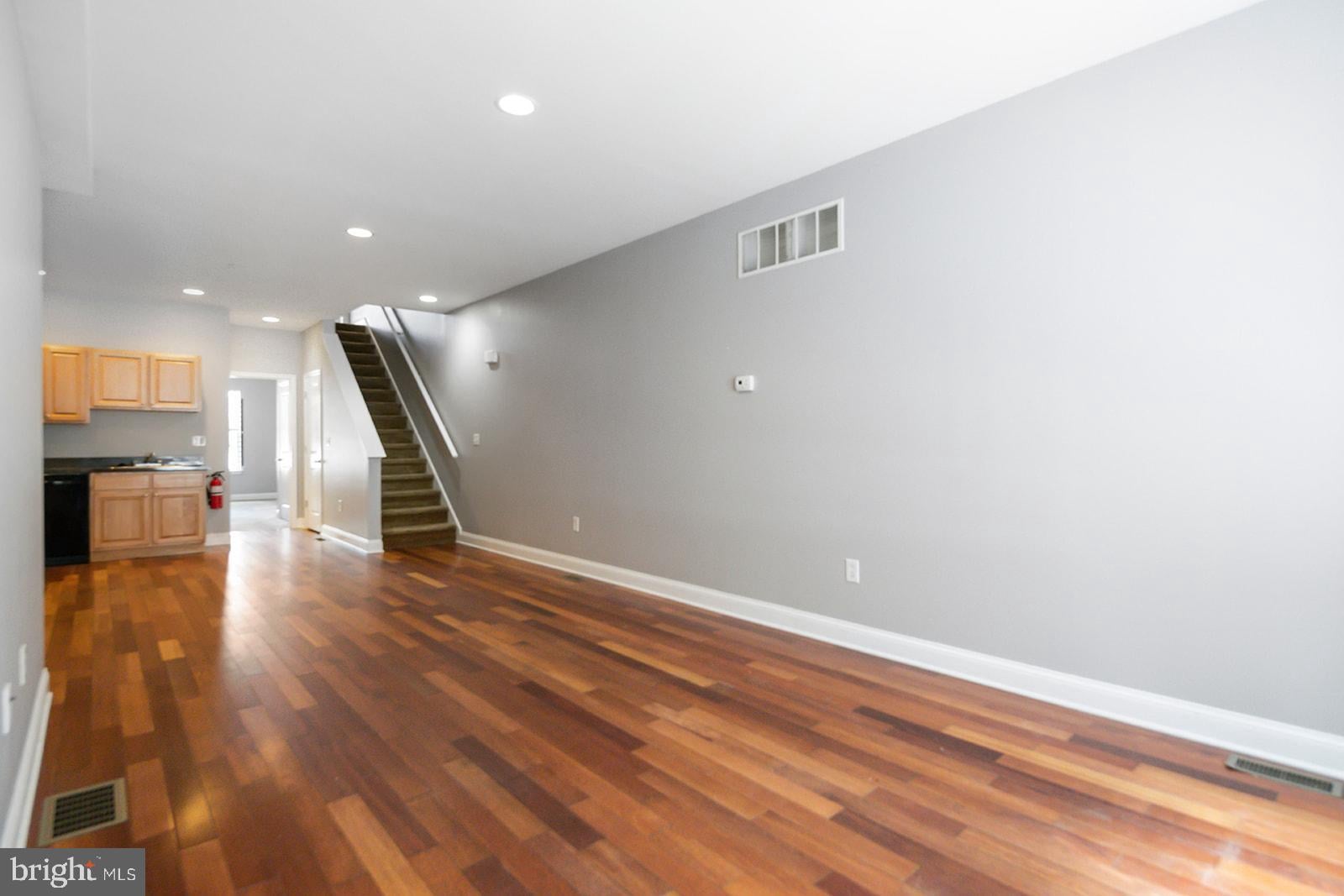 1940 N GRATZ STREET 1