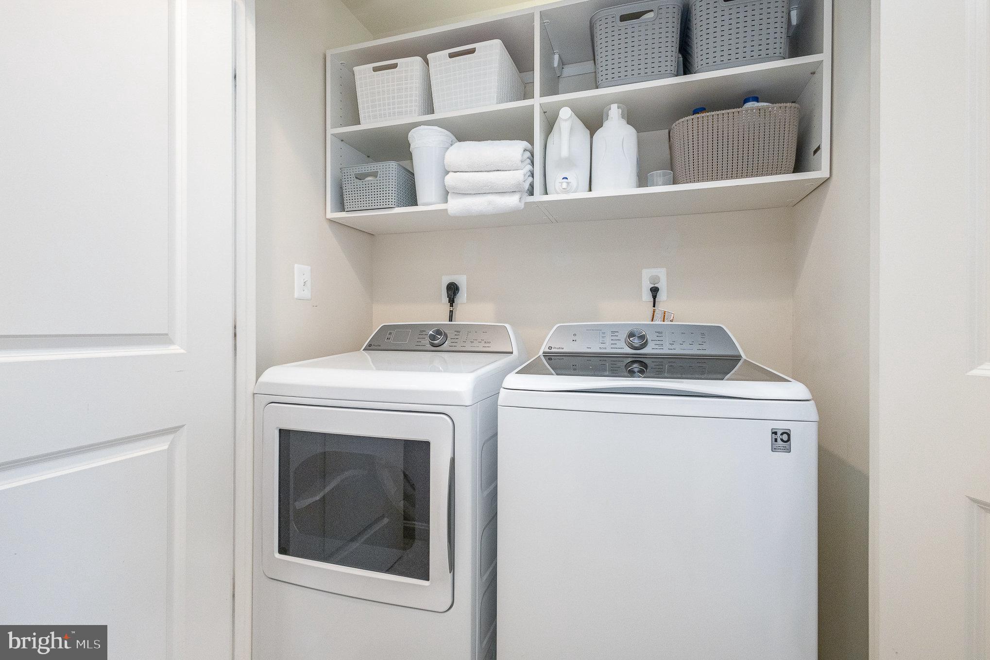 SIGNATURE AT BROADLANDS - Residential