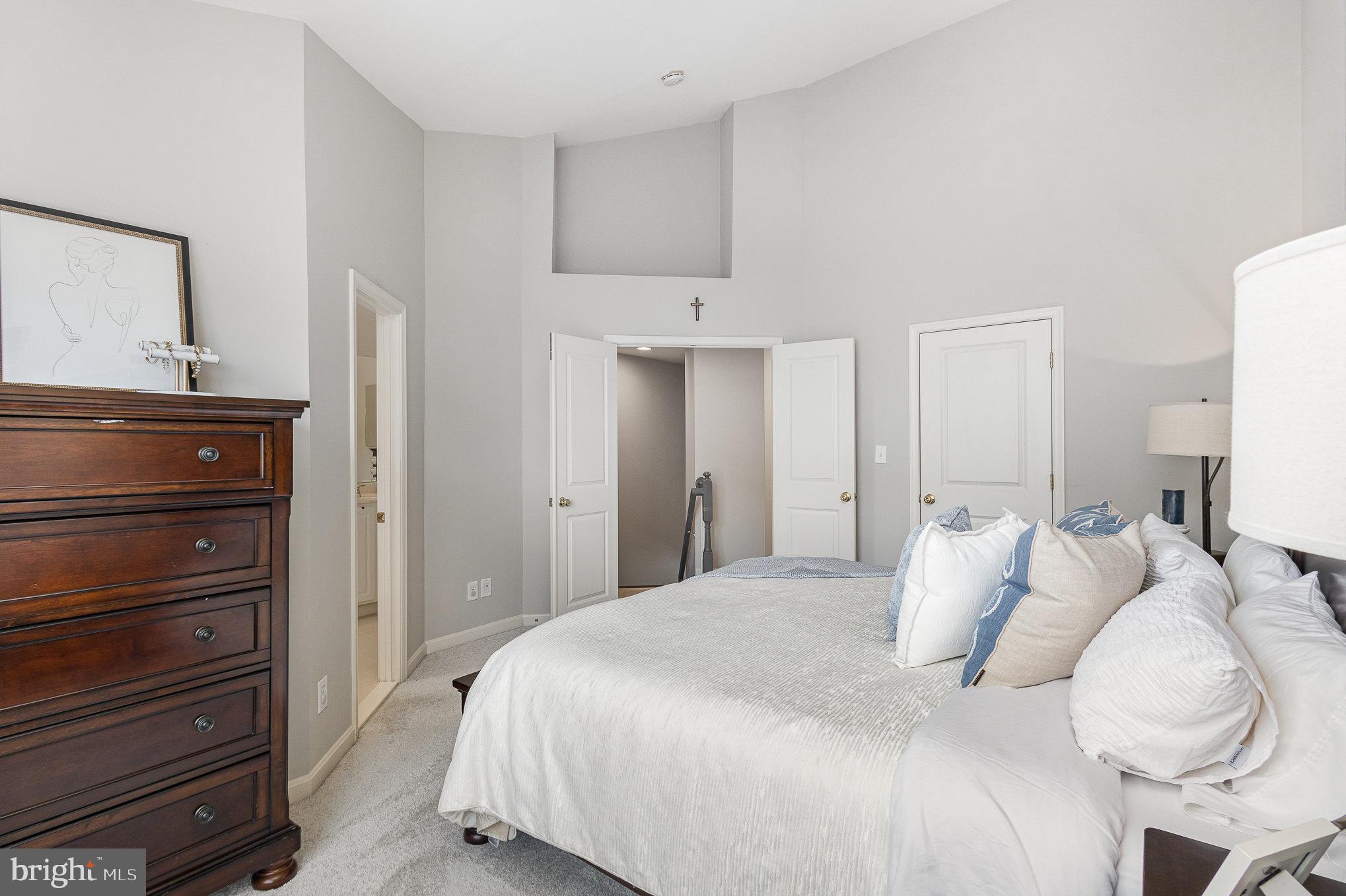 SIGNATURE AT BROADLANDS - Residential