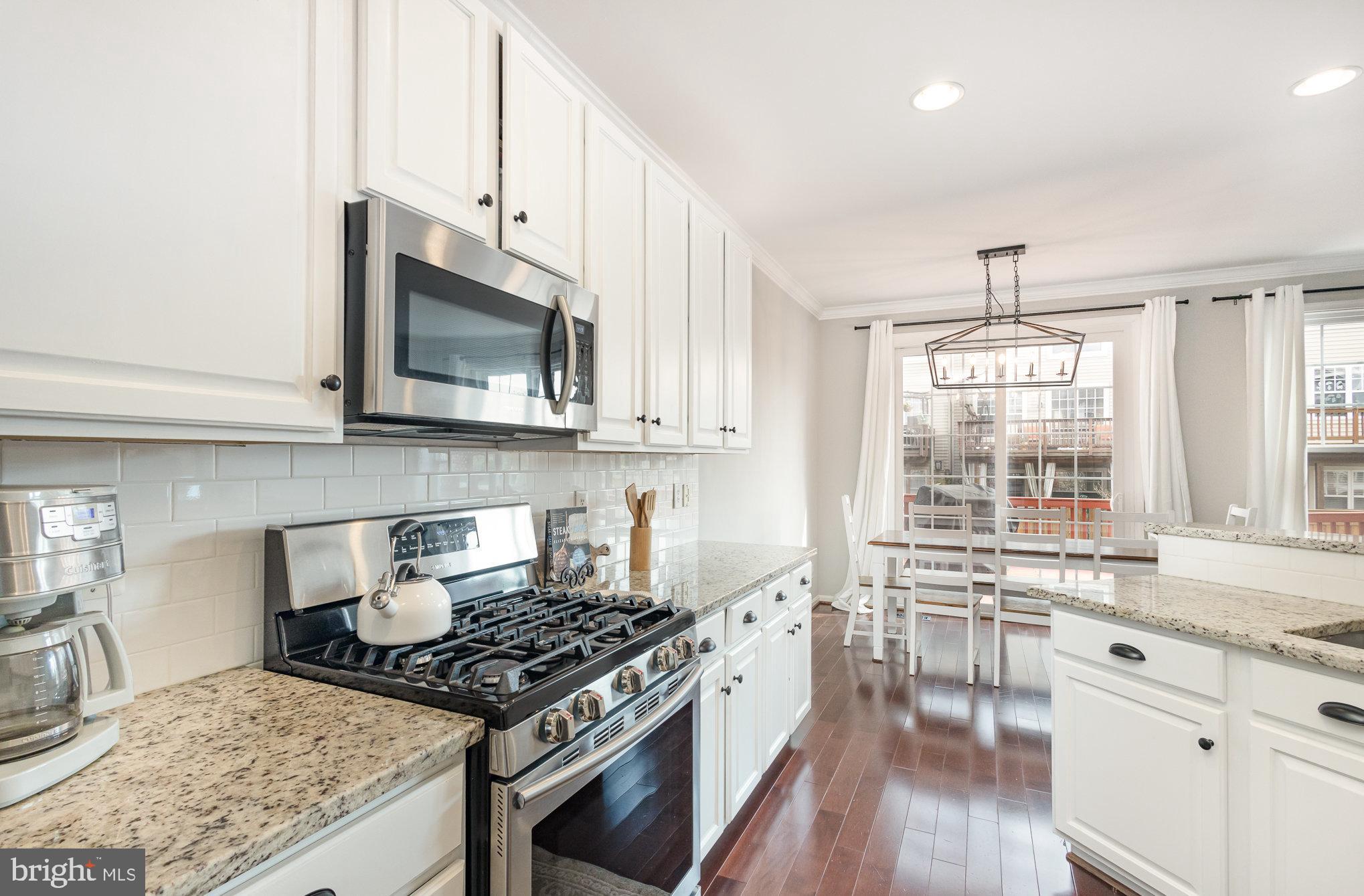 SIGNATURE AT BROADLANDS - Residential