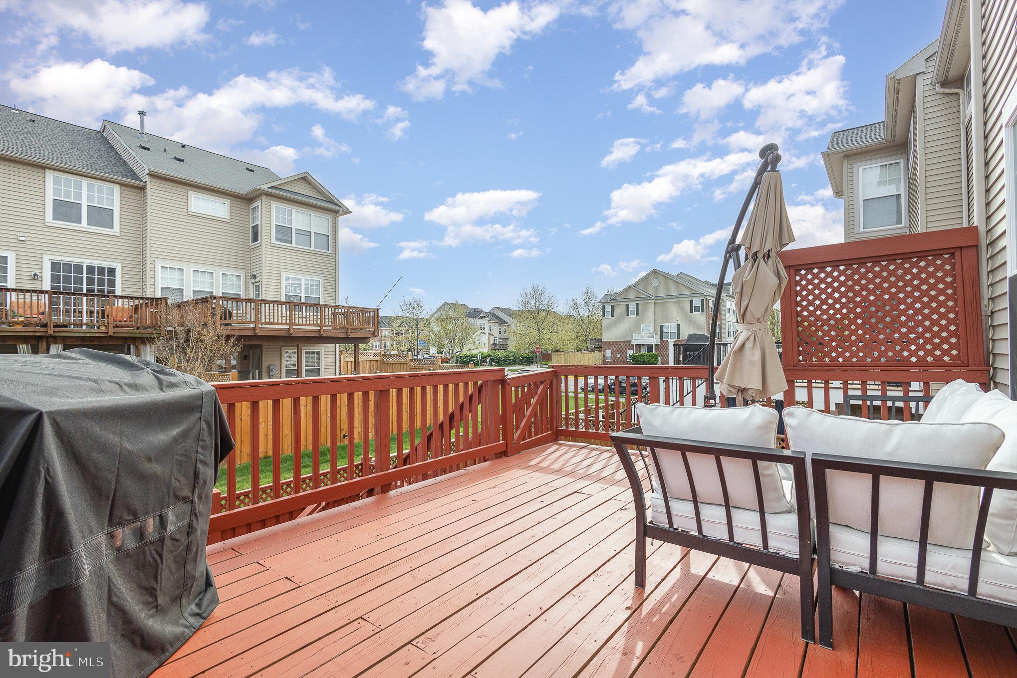 SIGNATURE AT BROADLANDS - Residential