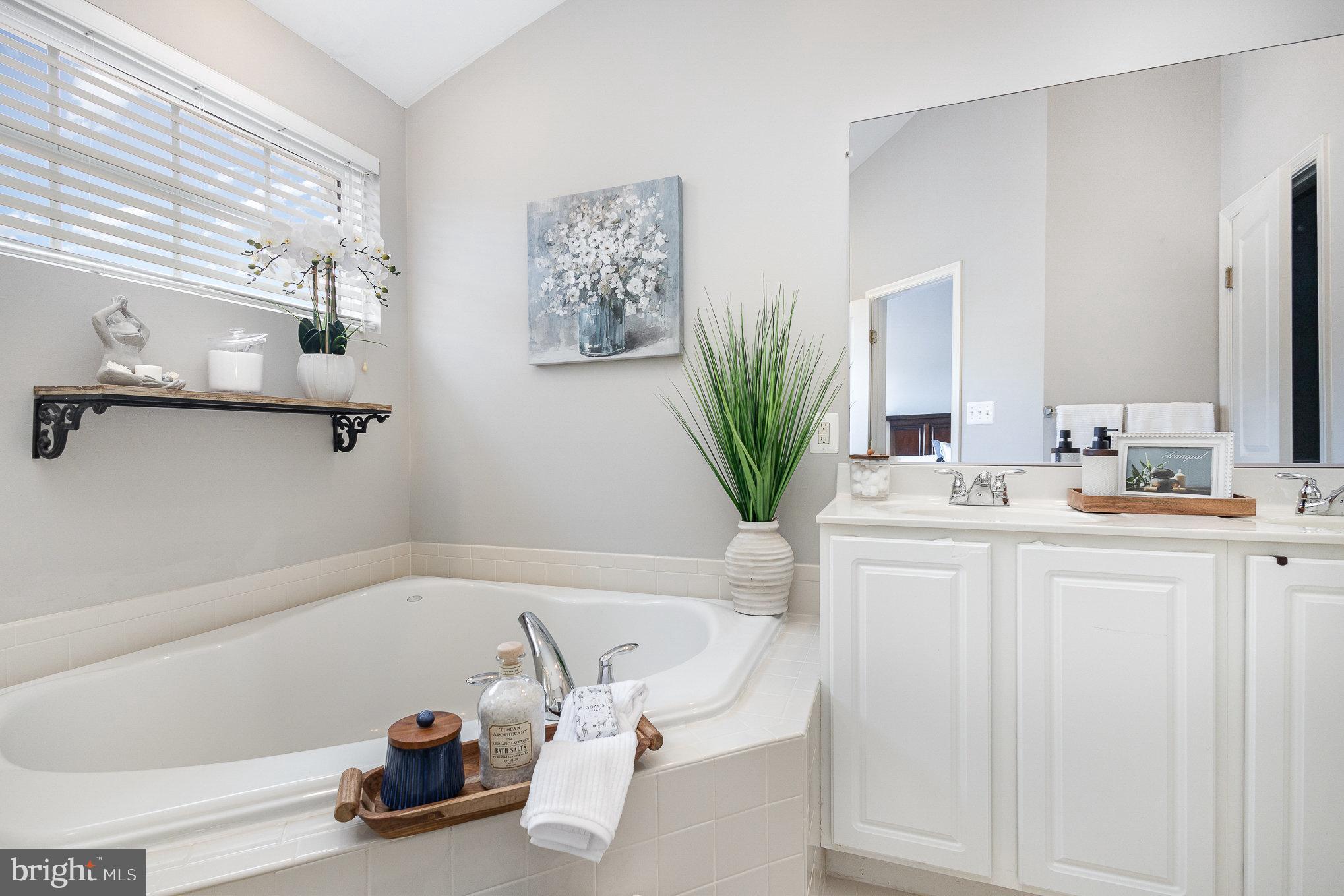 SIGNATURE AT BROADLANDS - Residential