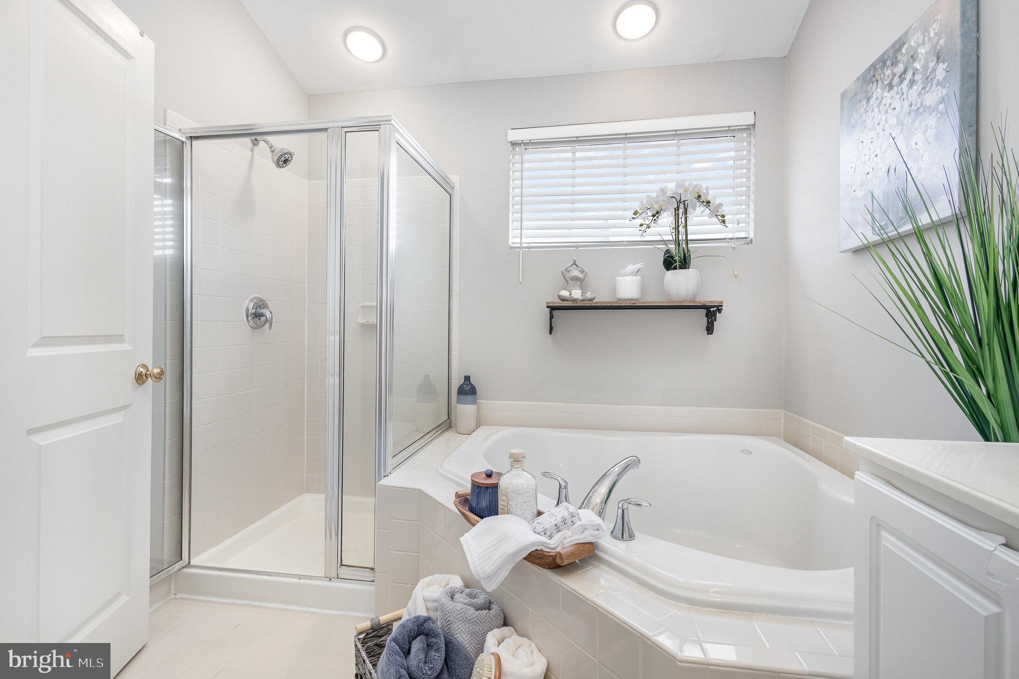 SIGNATURE AT BROADLANDS - Residential