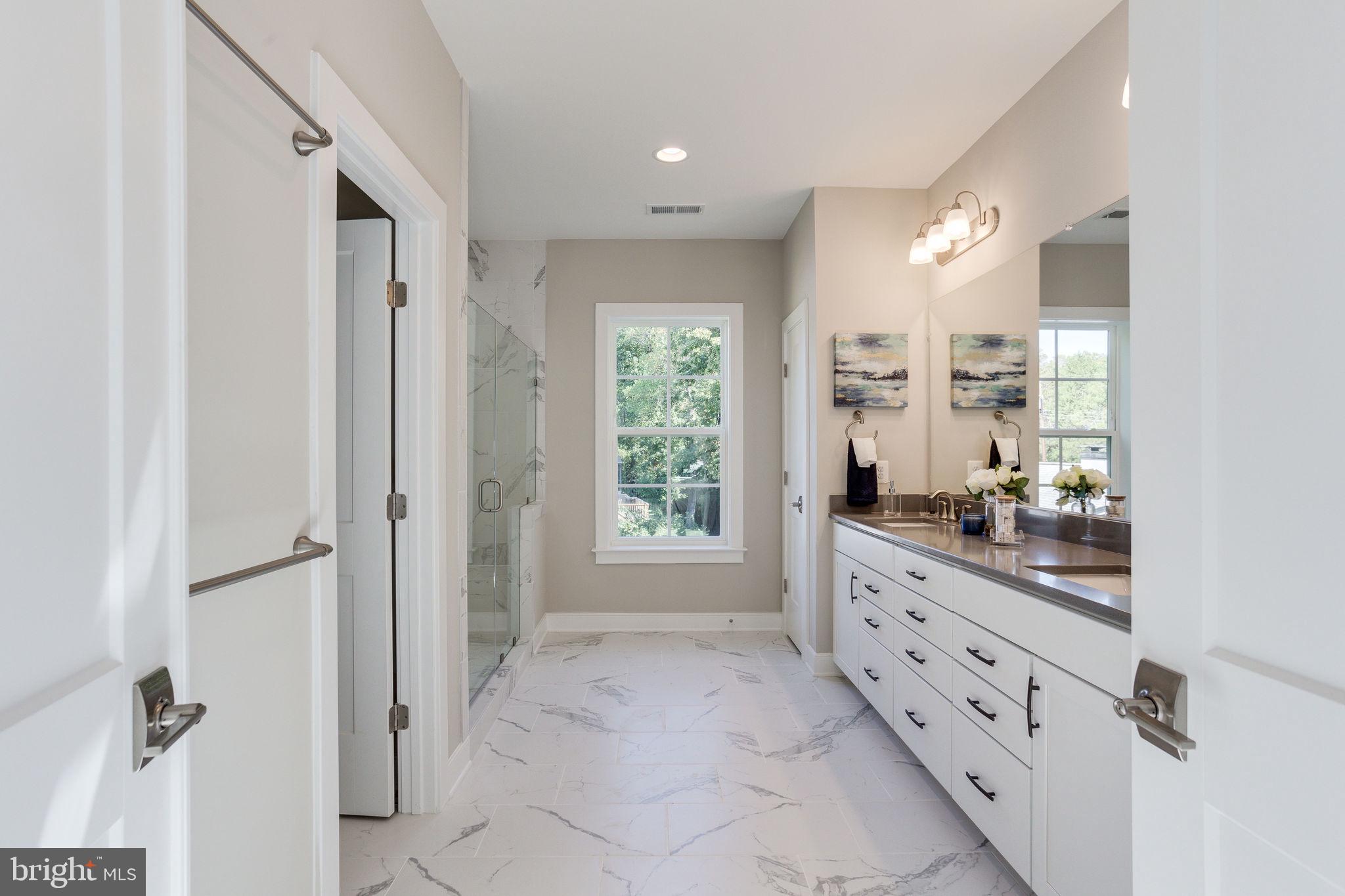 VIENNA WOODS - Residential