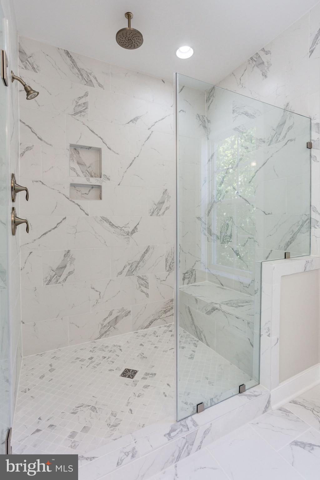 VIENNA WOODS - Residential