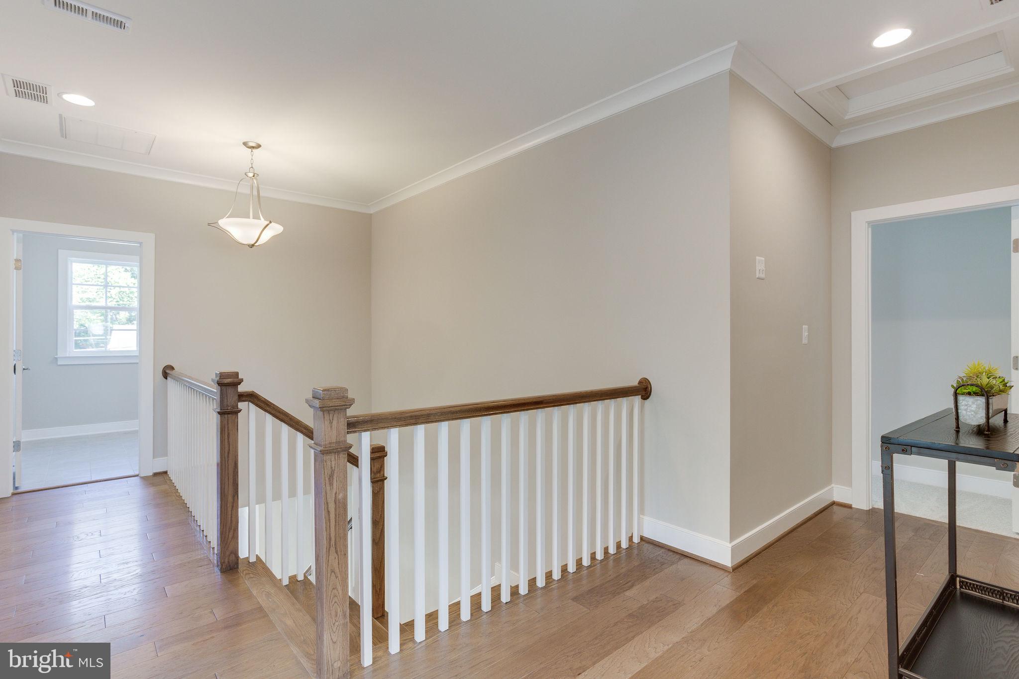 VIENNA WOODS - Residential