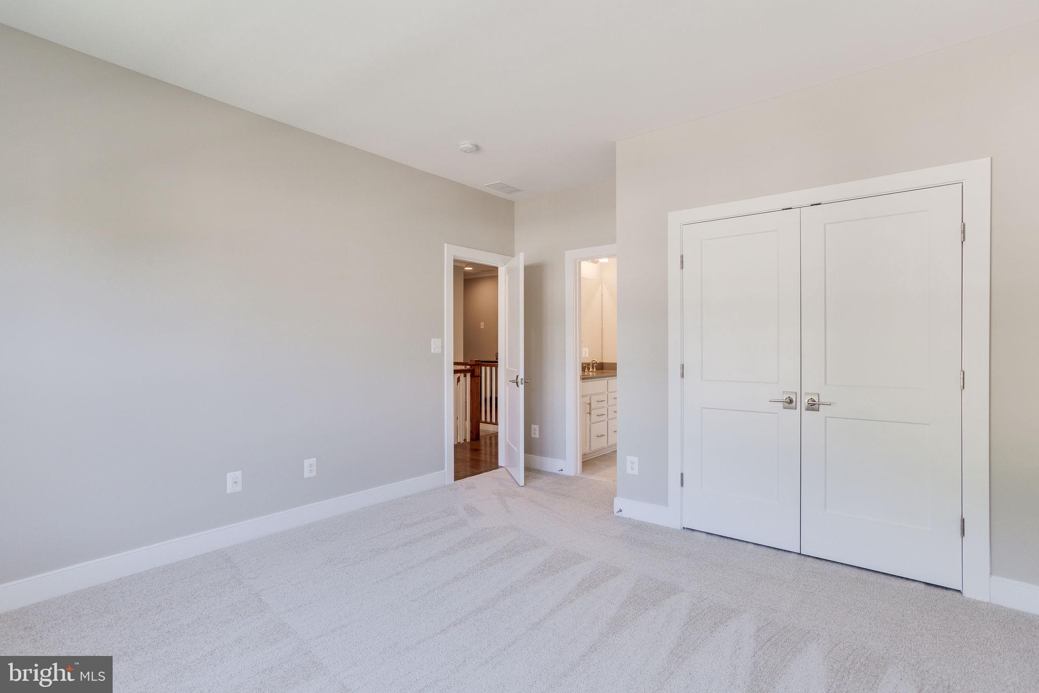 VIENNA WOODS - Residential