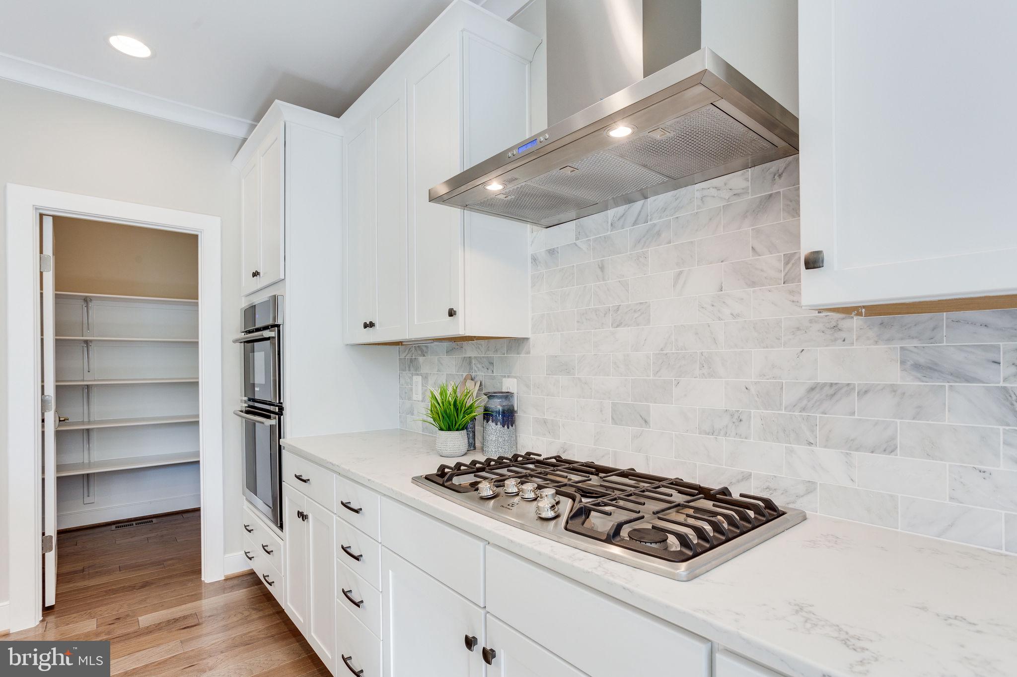 VIENNA WOODS - Residential