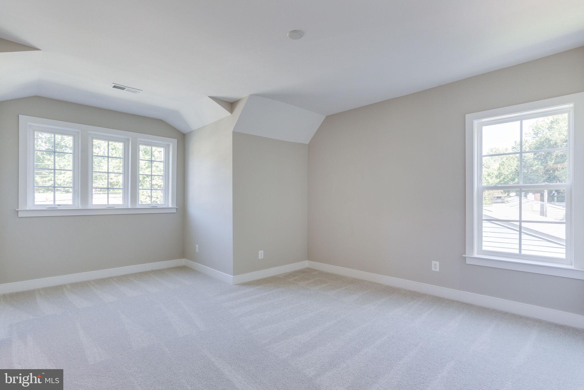 VIENNA WOODS - Residential